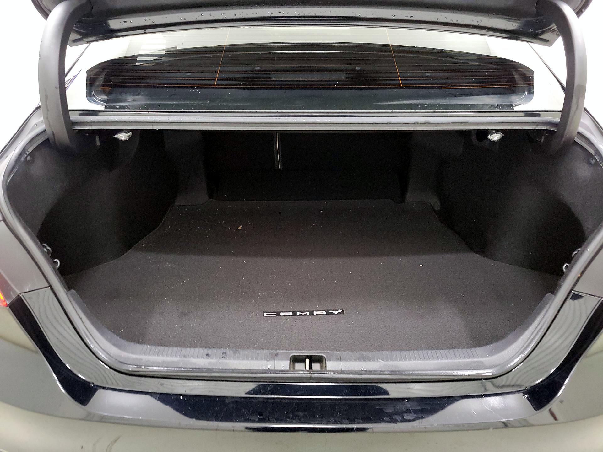 Thumbnail: 2018 Toyota Camry - 20