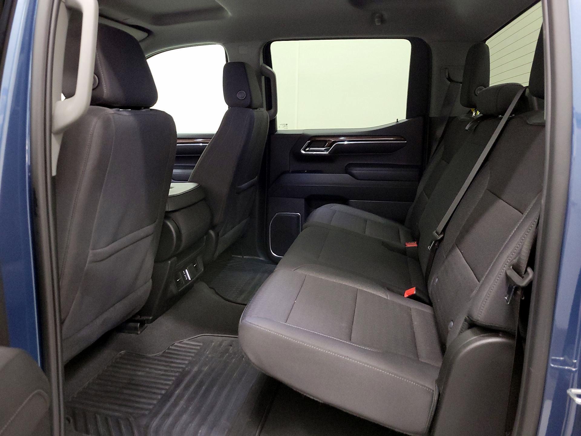 Thumbnail: 2024 Chevrolet Silverado 1500 - 20