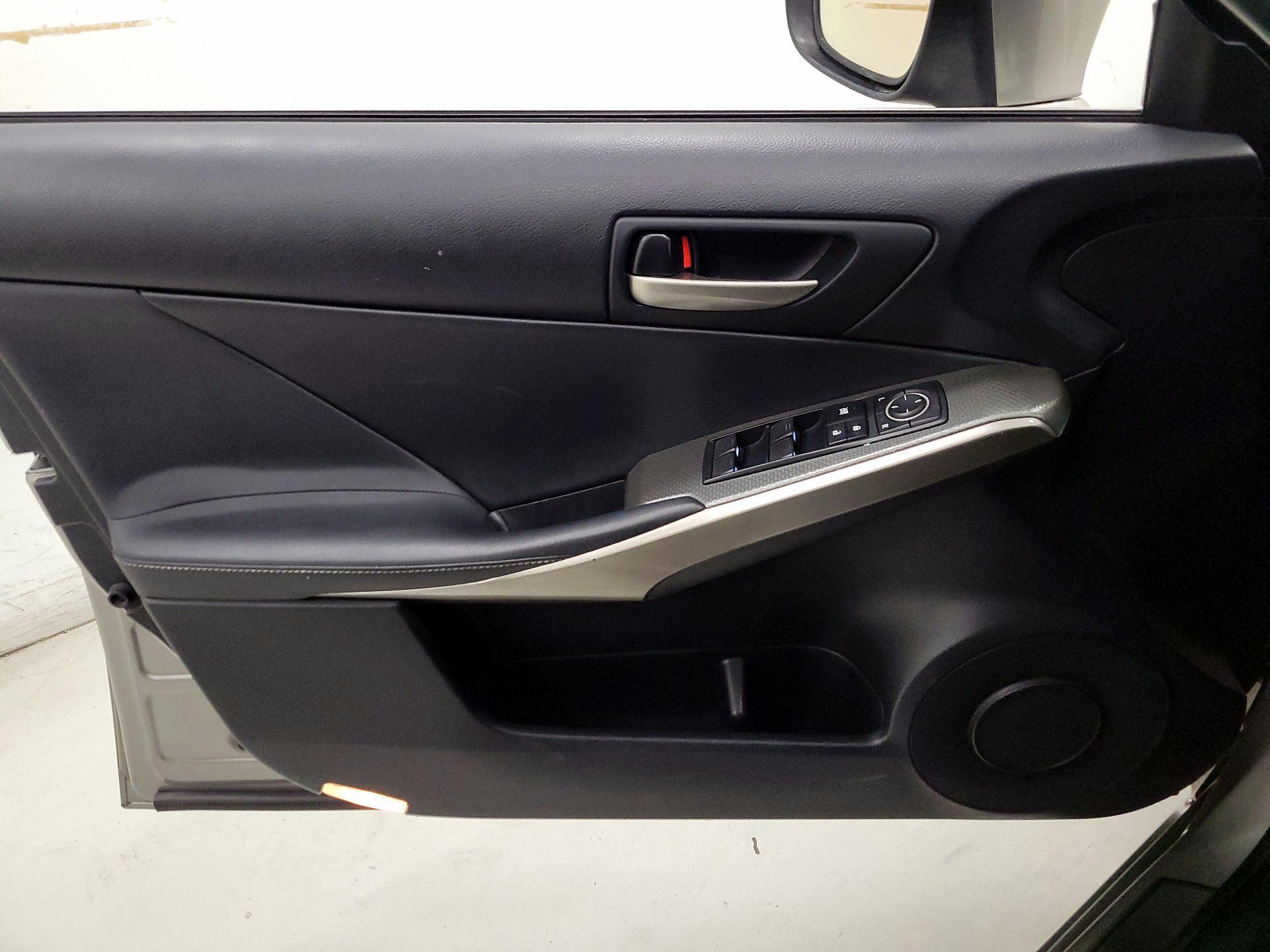 Thumbnail: 2017 Lexus IS - 12