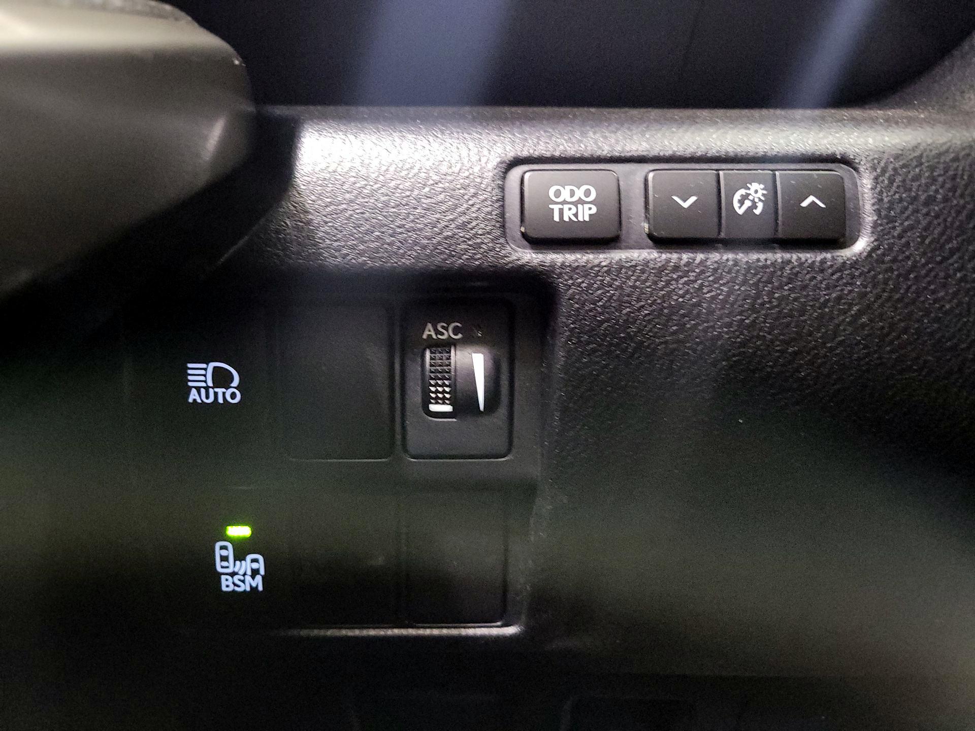 Thumbnail: 2017 Lexus IS - 13