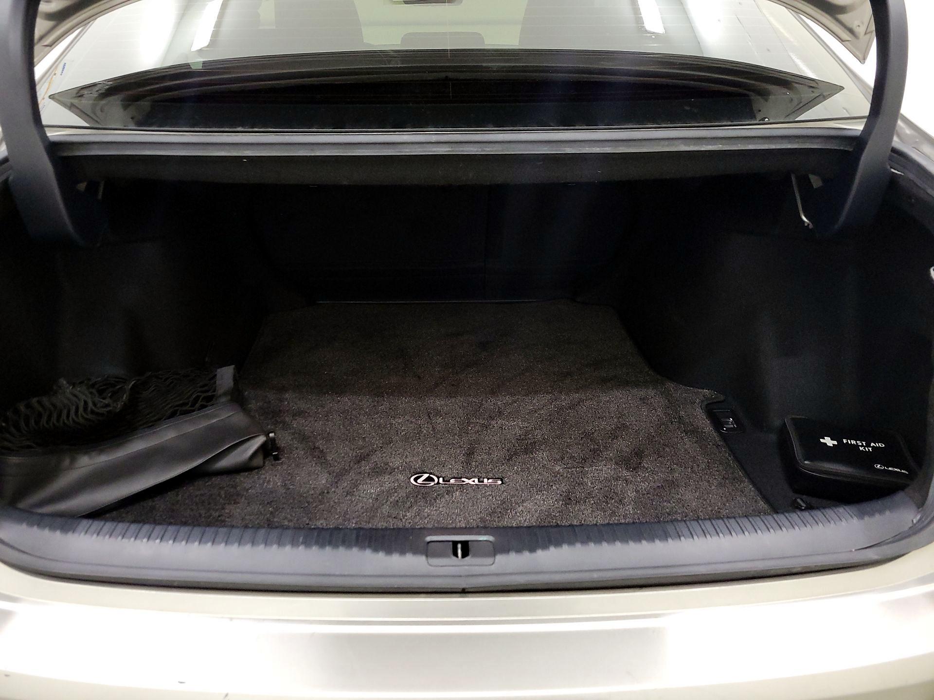 Thumbnail: 2017 Lexus IS - 20