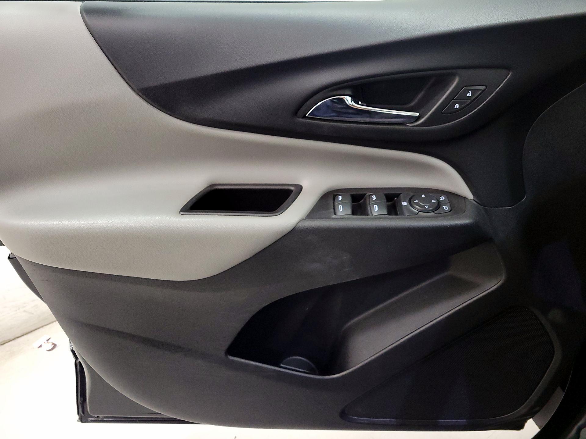 Thumbnail: 2018 Chevrolet Equinox - 12