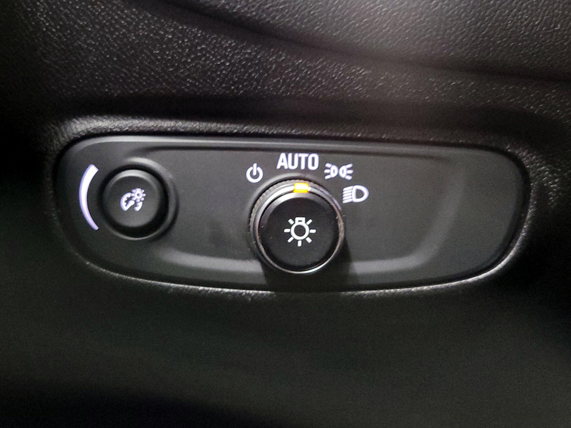 Thumbnail: 2018 Chevrolet Equinox - 13