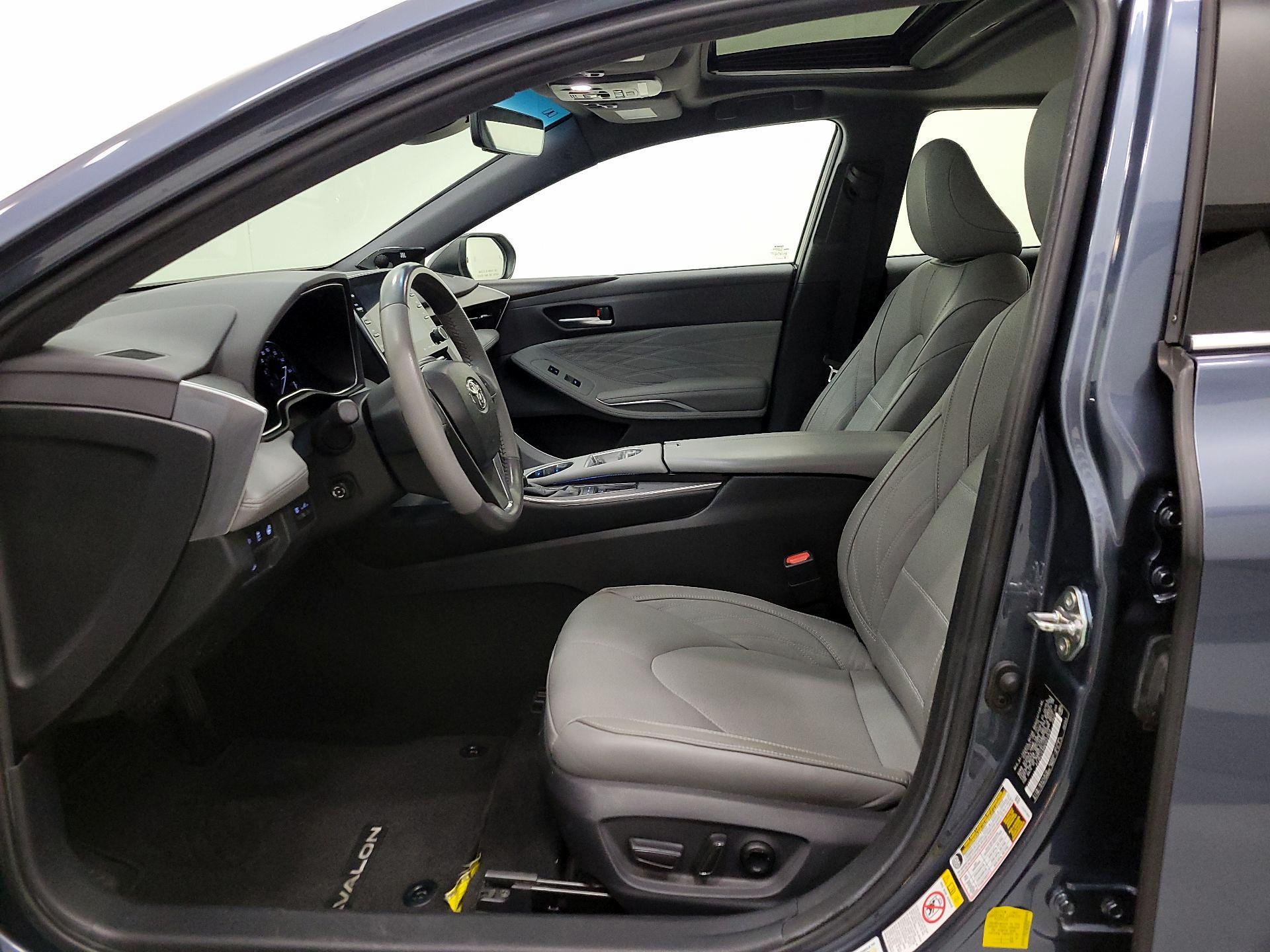 Thumbnail: 2019 Toyota Avalon - 11