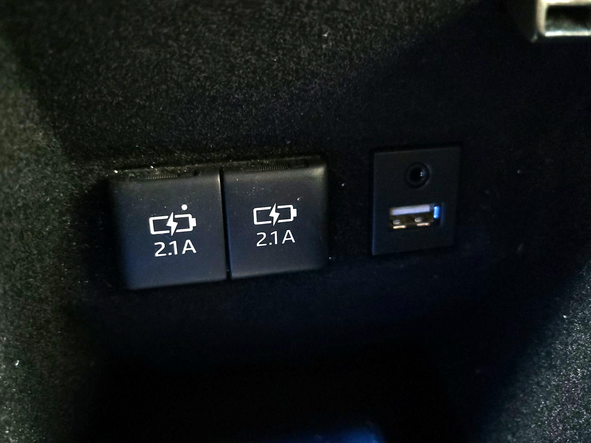 Thumbnail: 2019 Toyota Avalon - 19