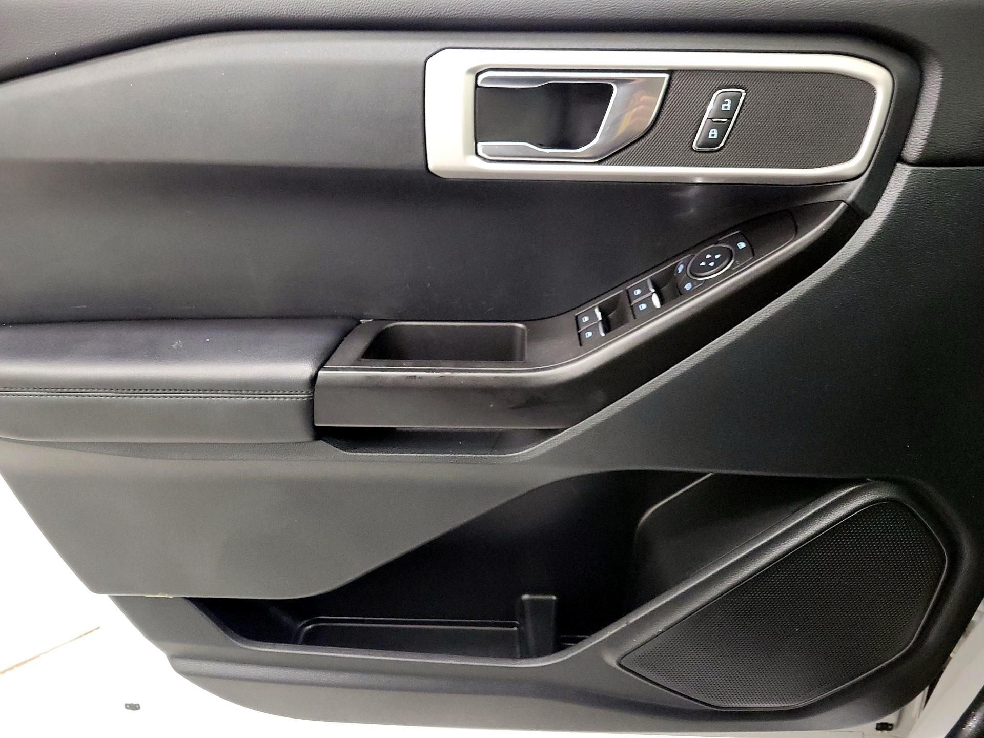 Thumbnail: 2021 Ford Explorer - 12