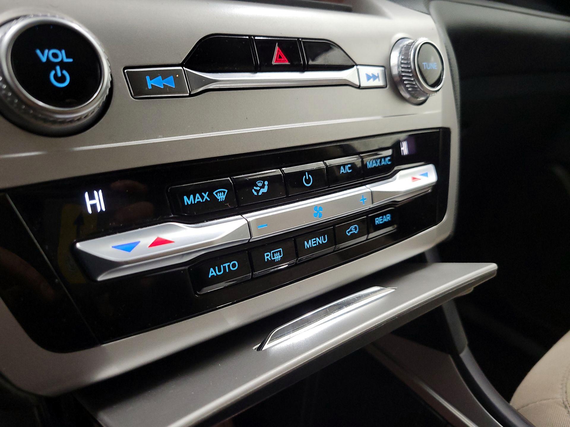 Thumbnail: 2021 Ford Explorer - 16