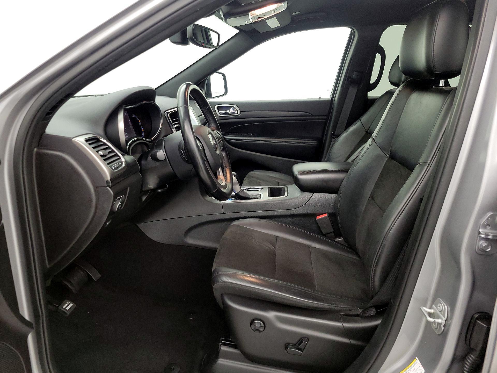 Thumbnail: 2019 Jeep Grand Cherokee - 11