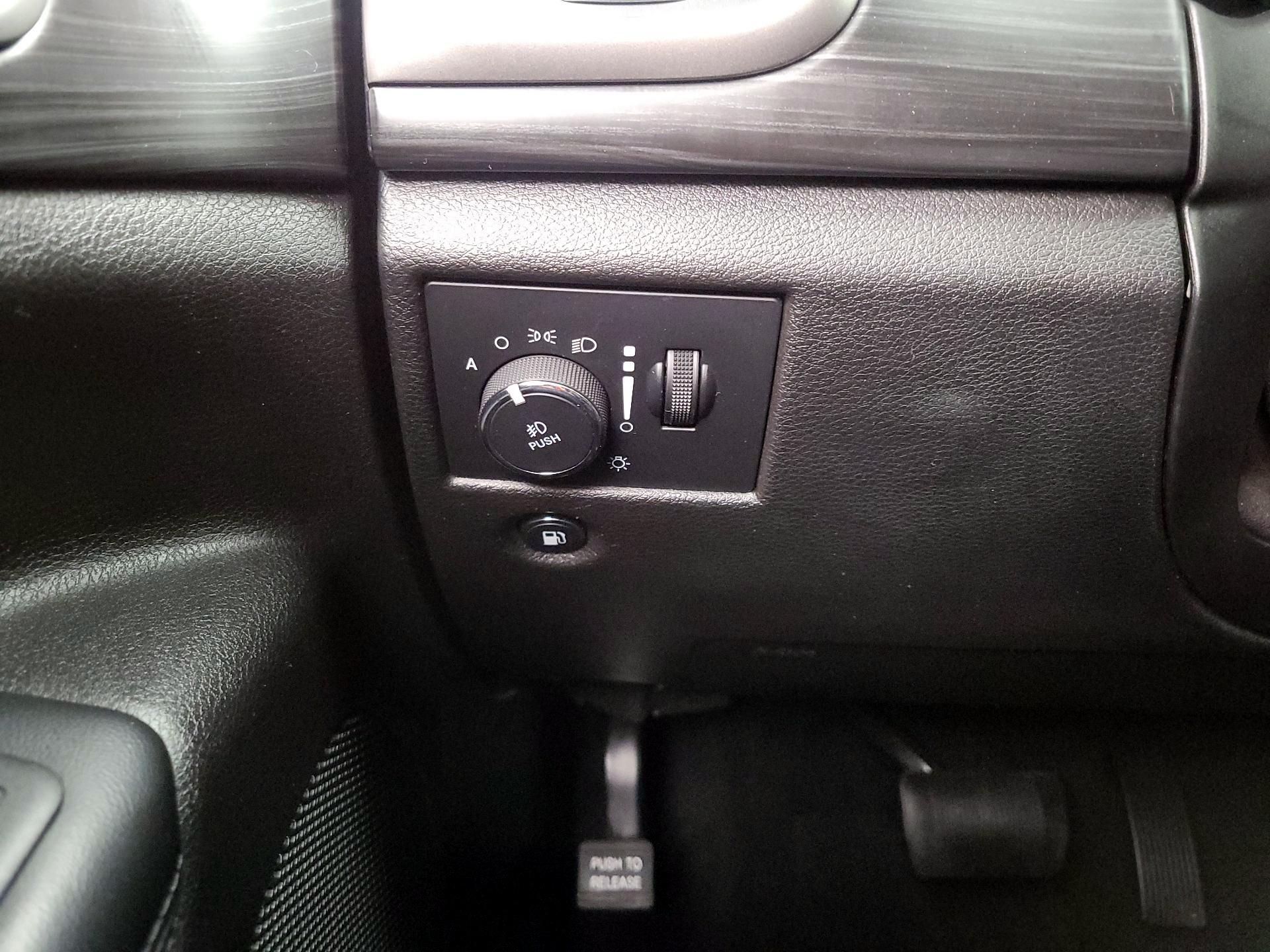 Thumbnail: 2019 Jeep Grand Cherokee - 13