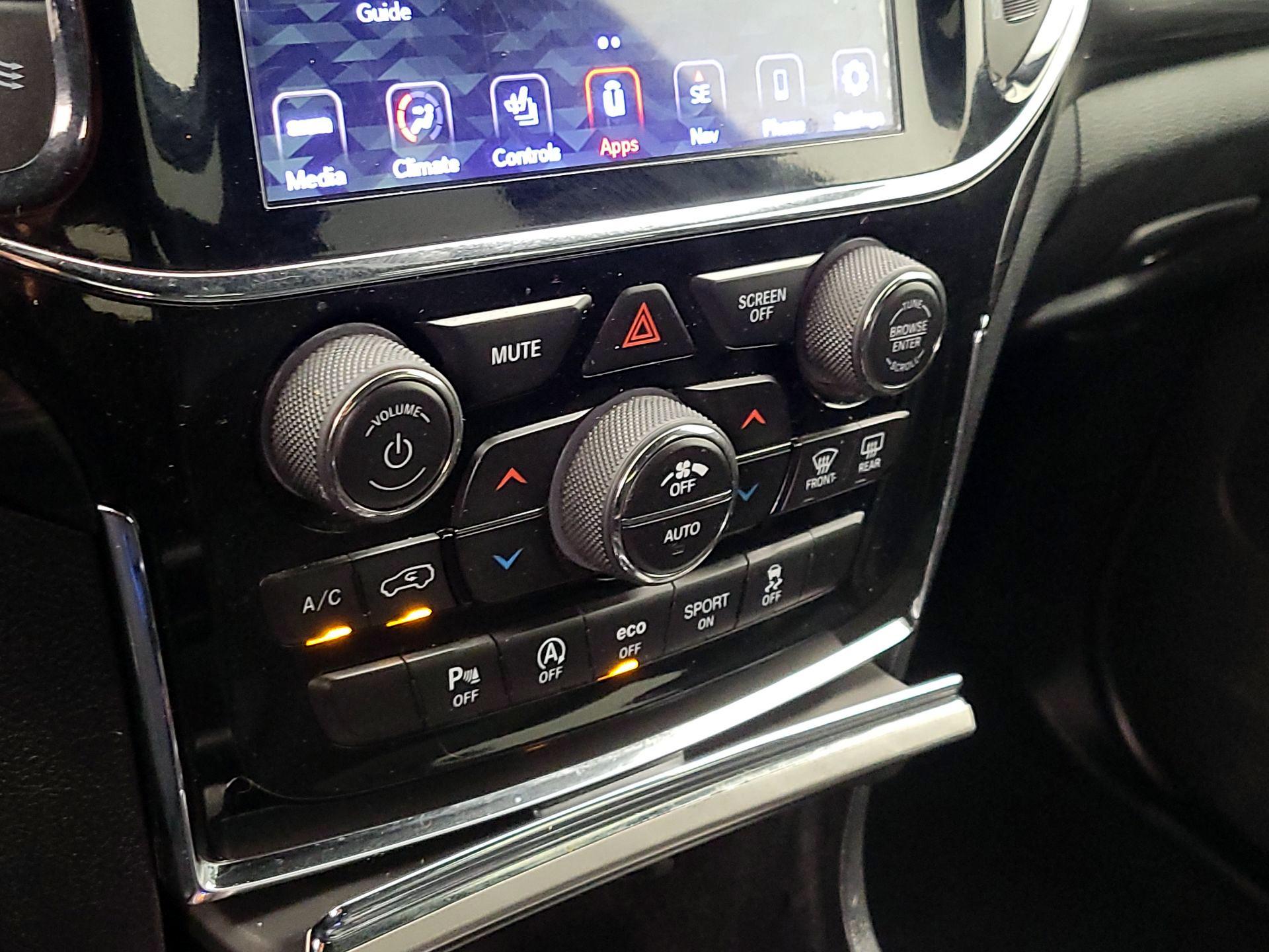 Thumbnail: 2019 Jeep Grand Cherokee - 17