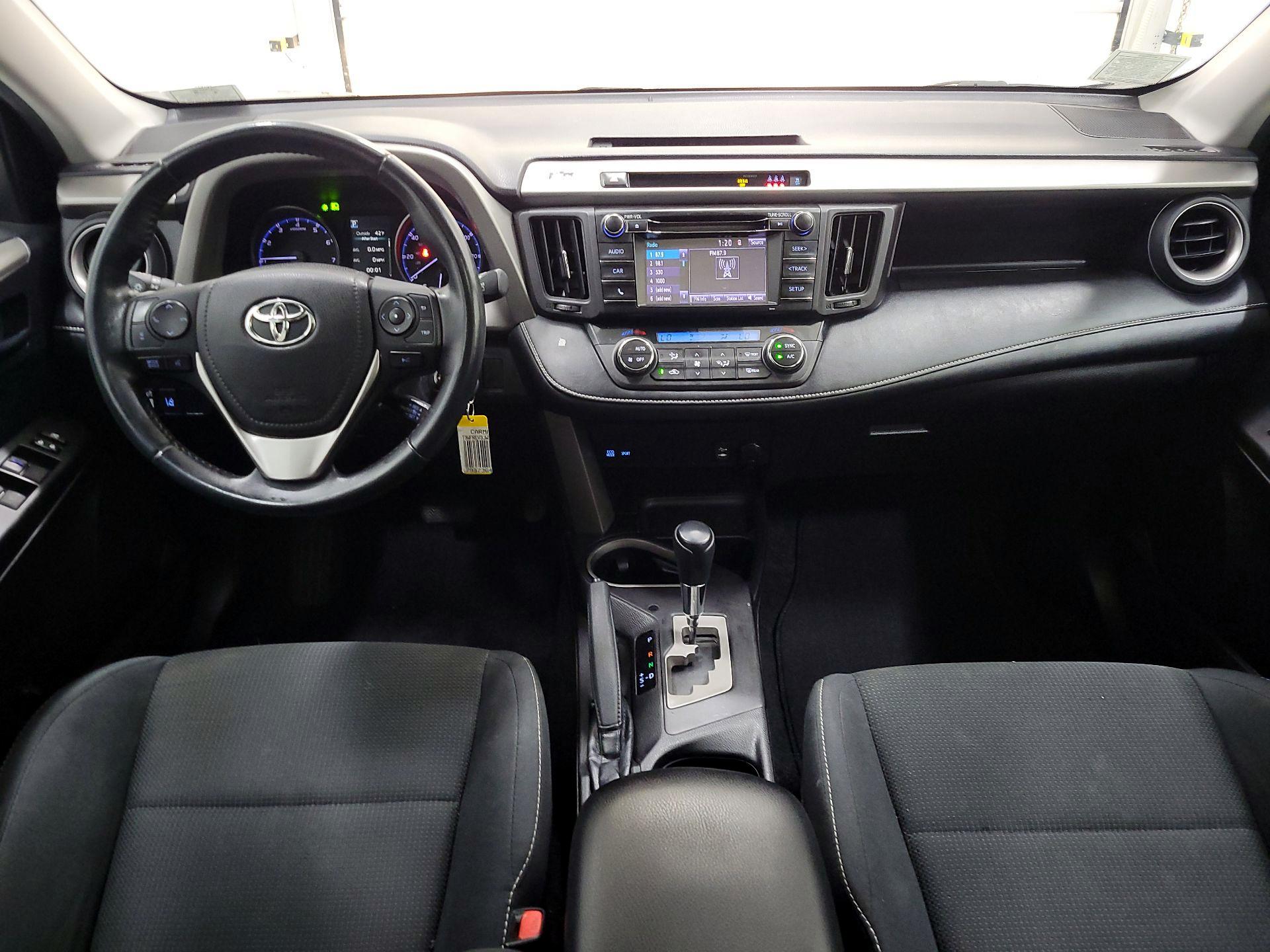 Thumbnail: 2018 Toyota RAV4 - 9