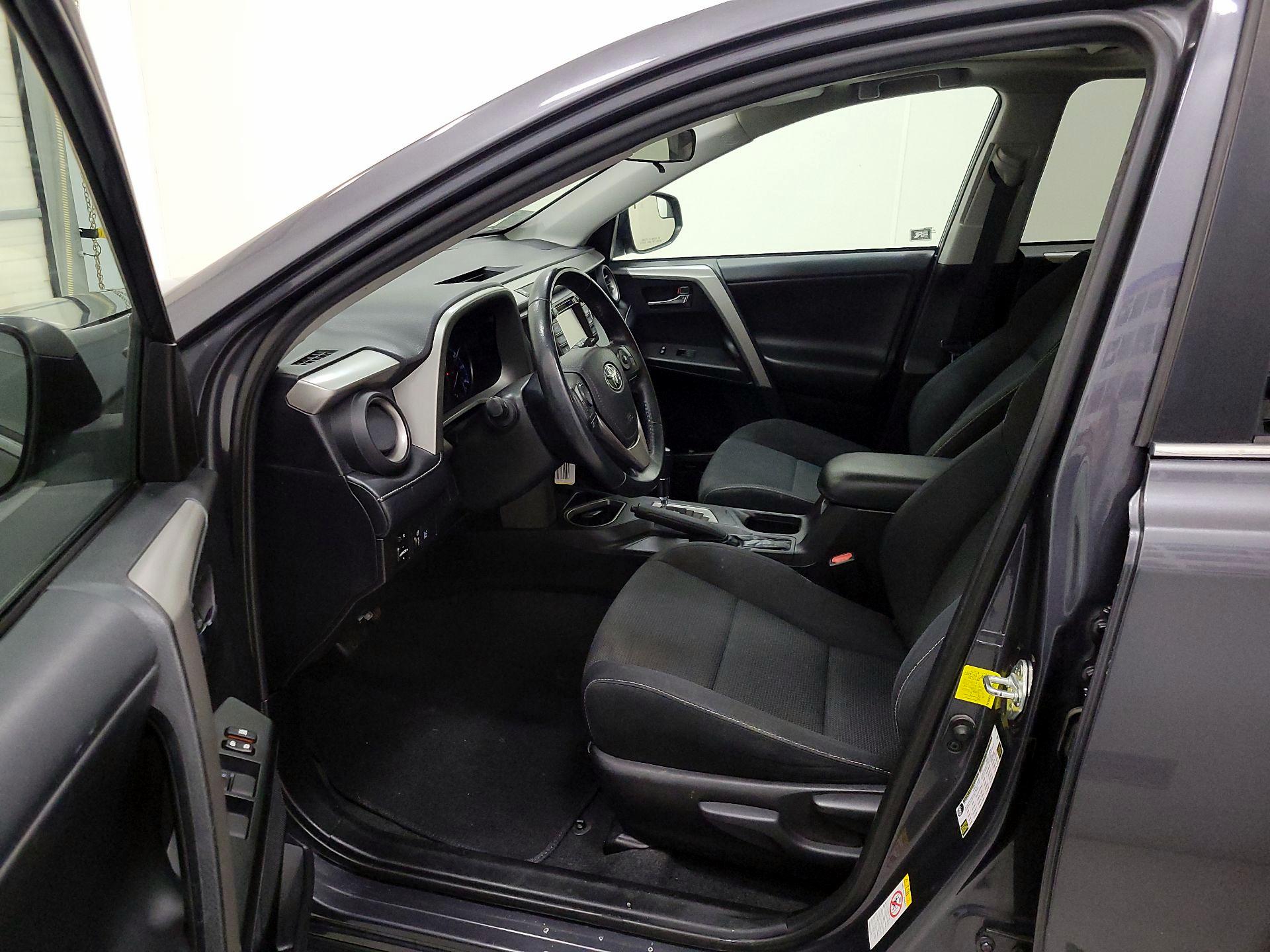 Thumbnail: 2018 Toyota RAV4 - 11