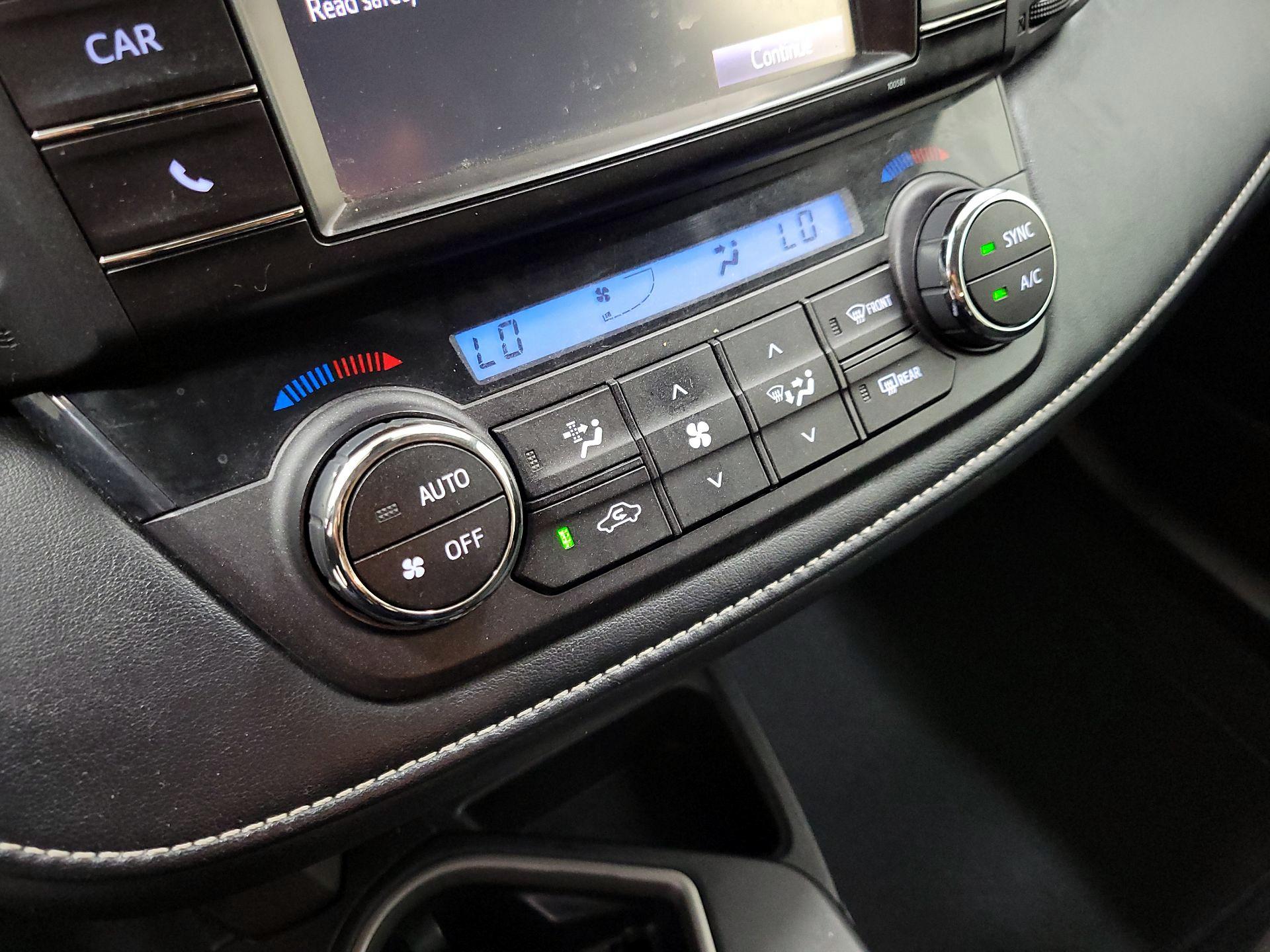 Thumbnail: 2018 Toyota RAV4 - 16