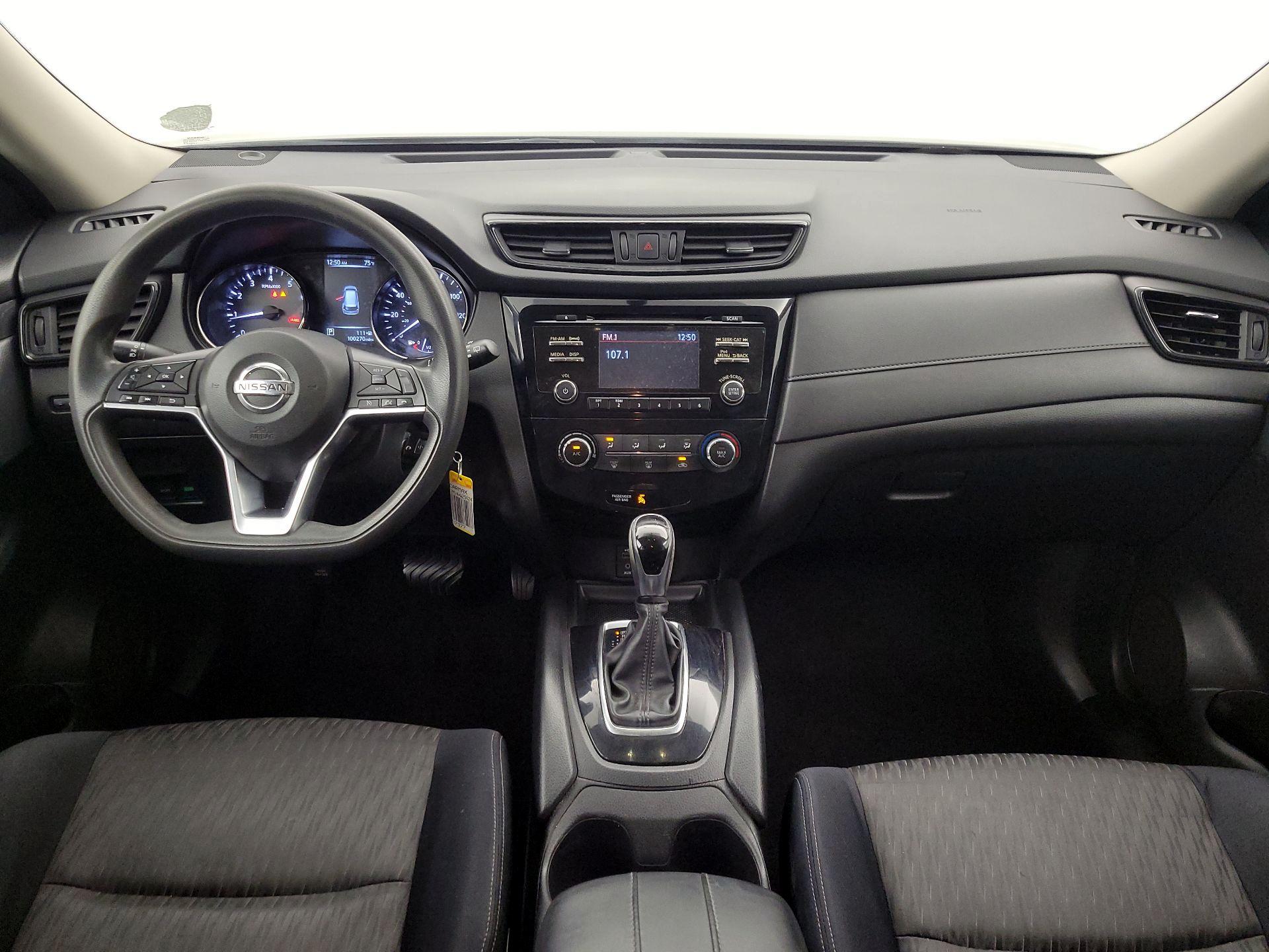 Thumbnail: 2017 Nissan Rogue - 9