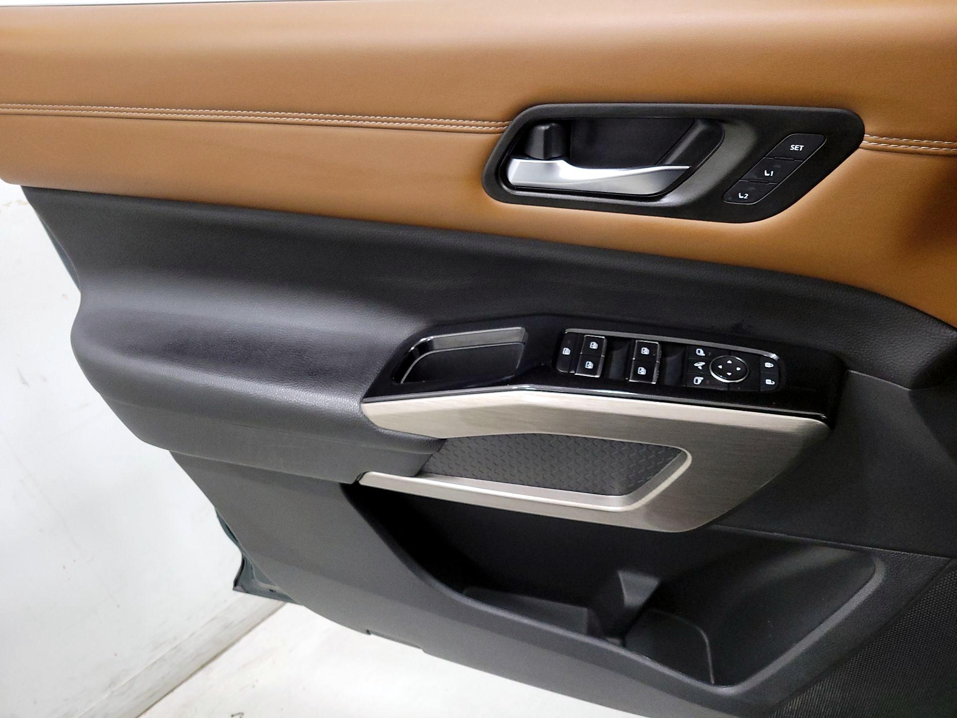 Thumbnail: 2023 Nissan Pathfinder - 12