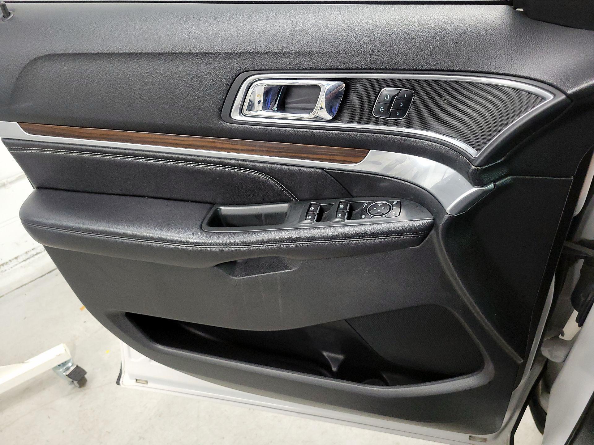 Thumbnail: 2017 Ford Explorer - 10