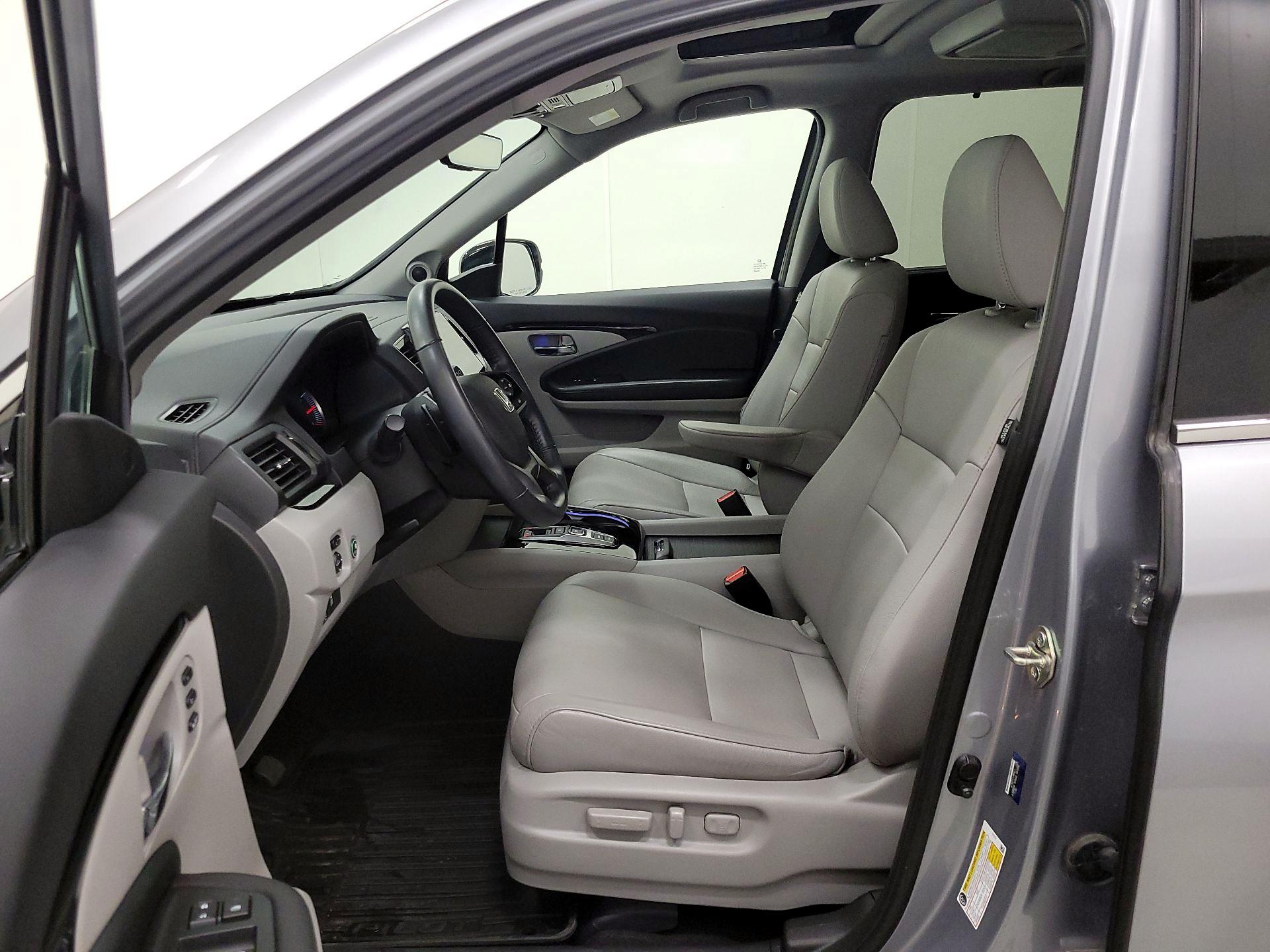 Thumbnail: 2020 Honda Pilot - 11