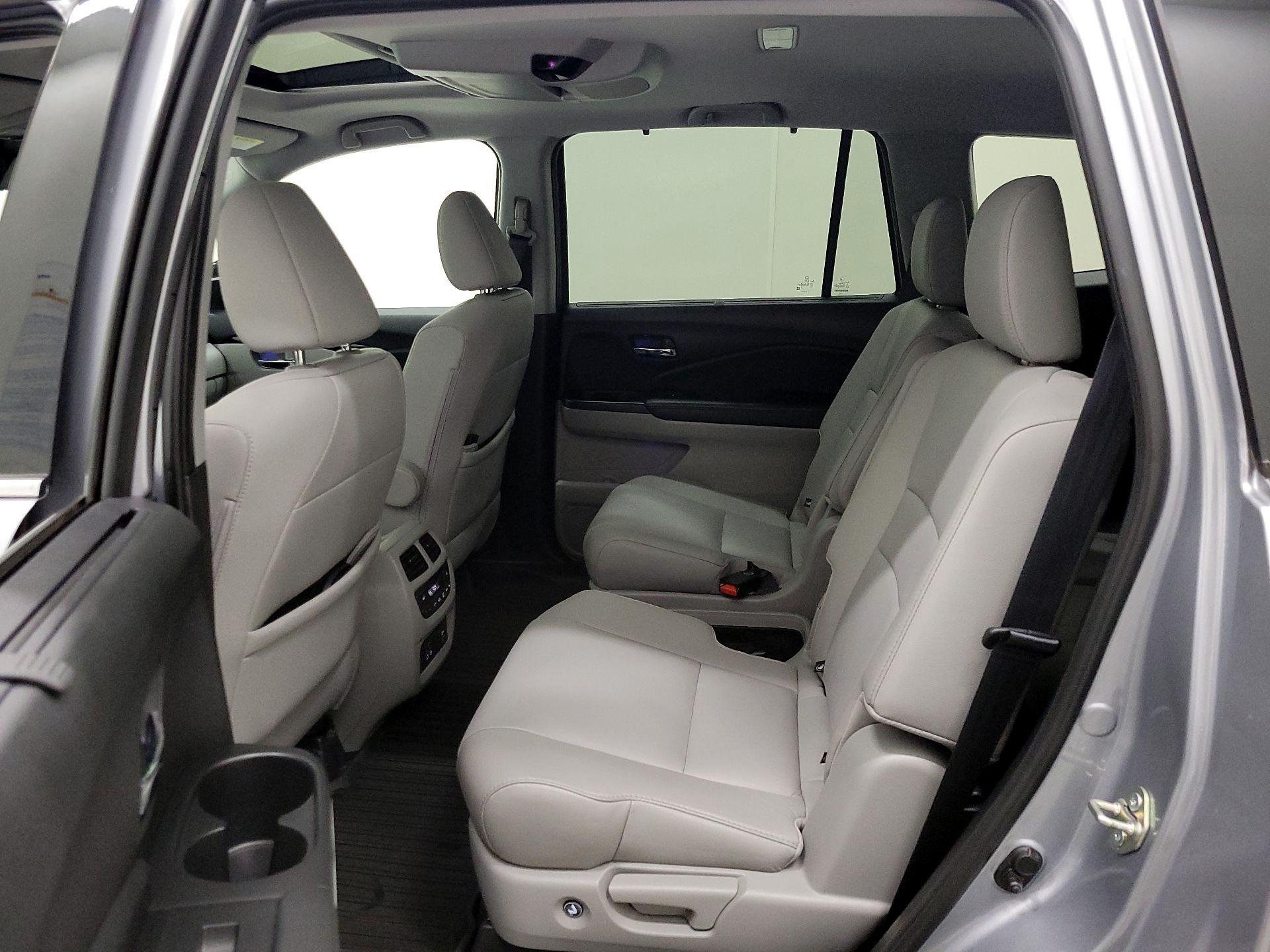 Thumbnail: 2020 Honda Pilot - 20