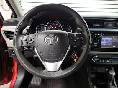 Steering Wheel & Instrument Cluster (On)