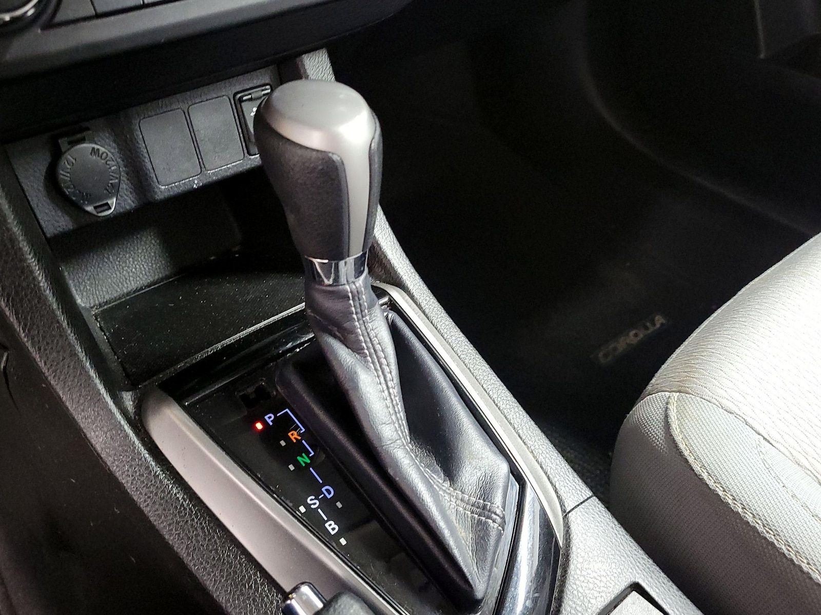 2014 Toyota Corolla LE Plus - Photo 16