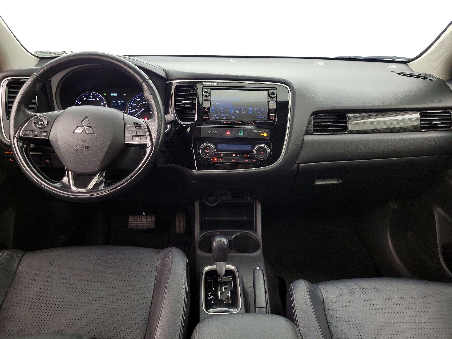 Thumbnail: 2016 Mitsubishi Outlander - 9