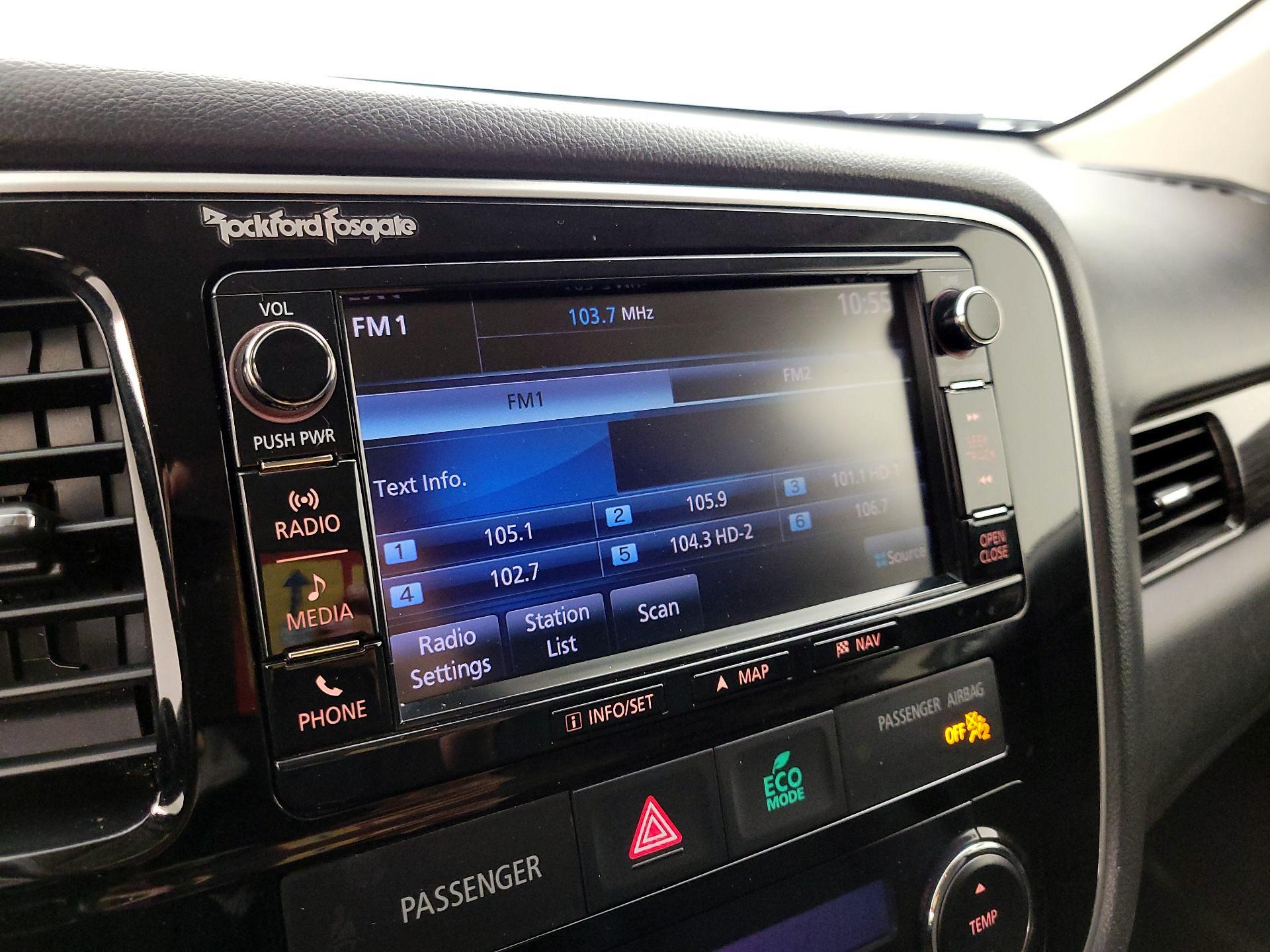 Thumbnail: 2016 Mitsubishi Outlander - 15