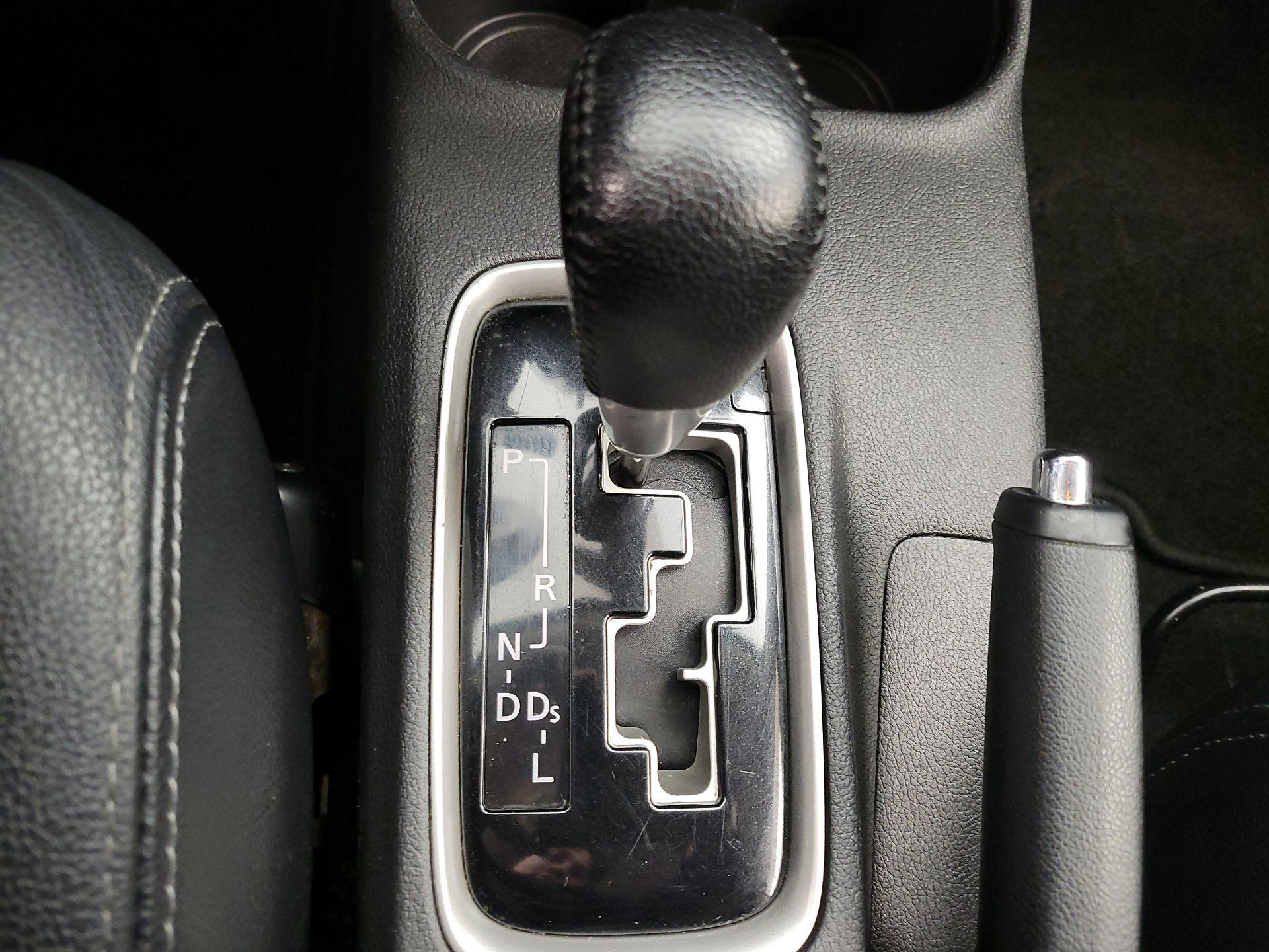 Thumbnail: 2016 Mitsubishi Outlander - 17