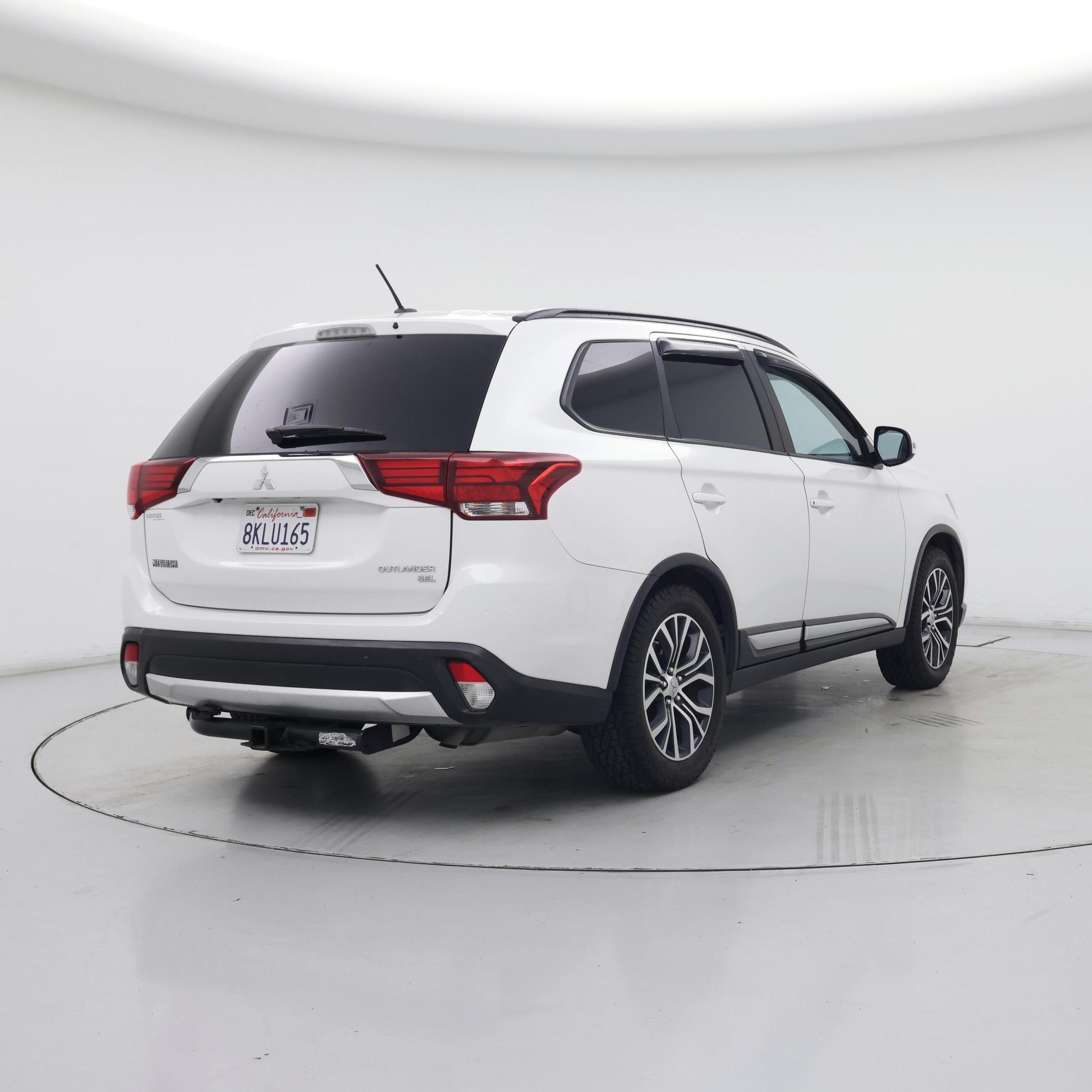 Thumbnail: 2016 Mitsubishi Outlander - 8