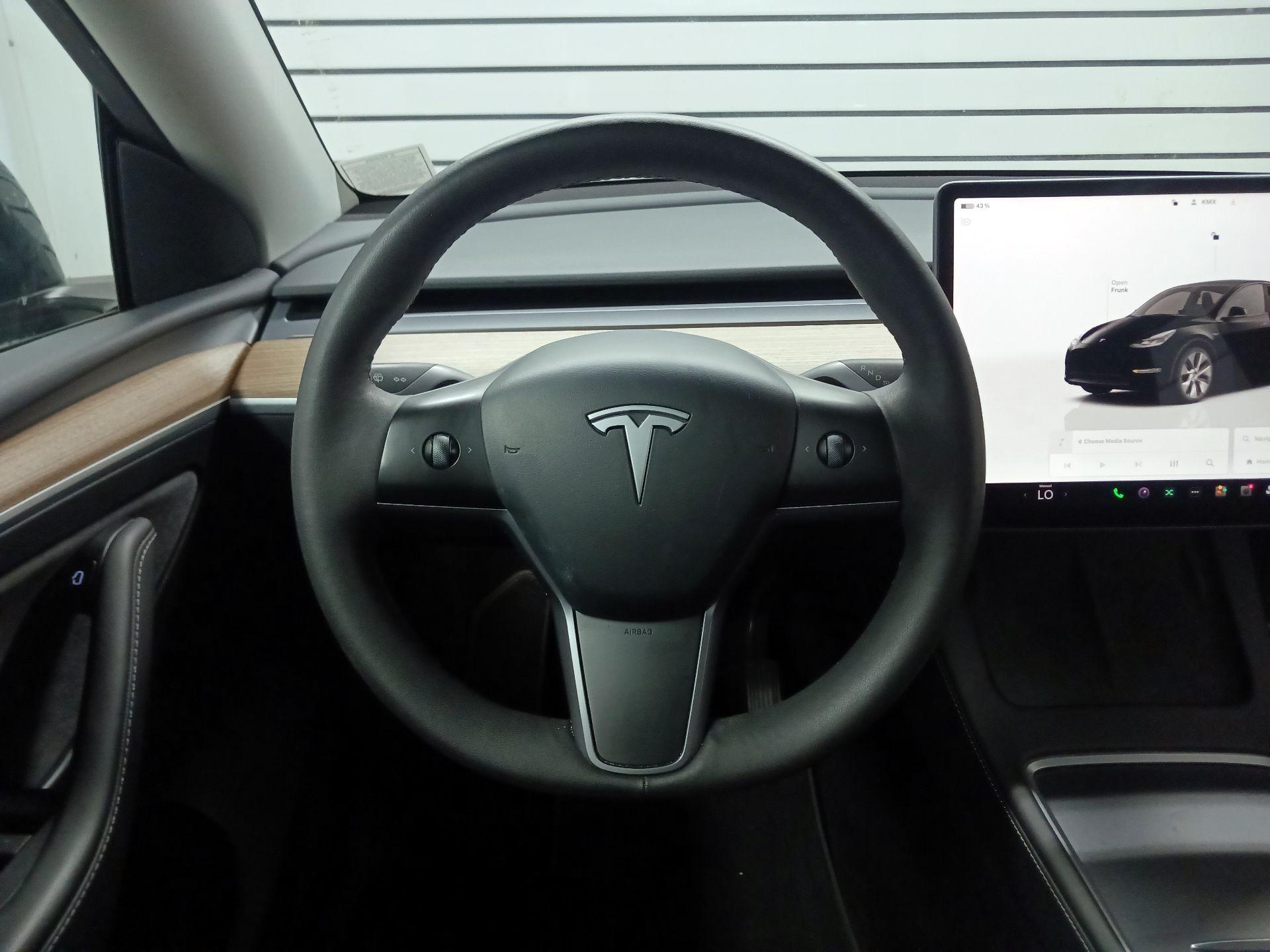 Thumbnail: 2023 Tesla Model Y - 10