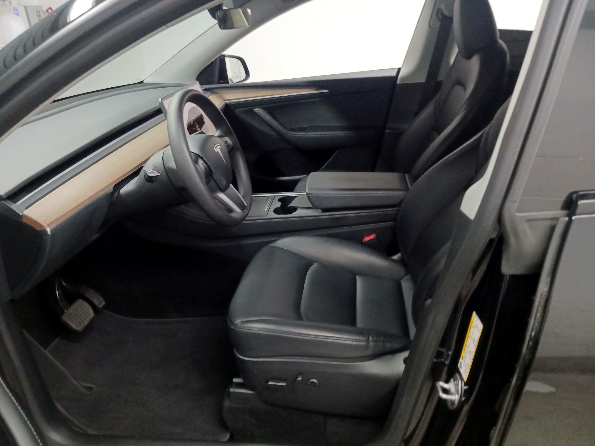 Thumbnail: 2023 Tesla Model Y - 11