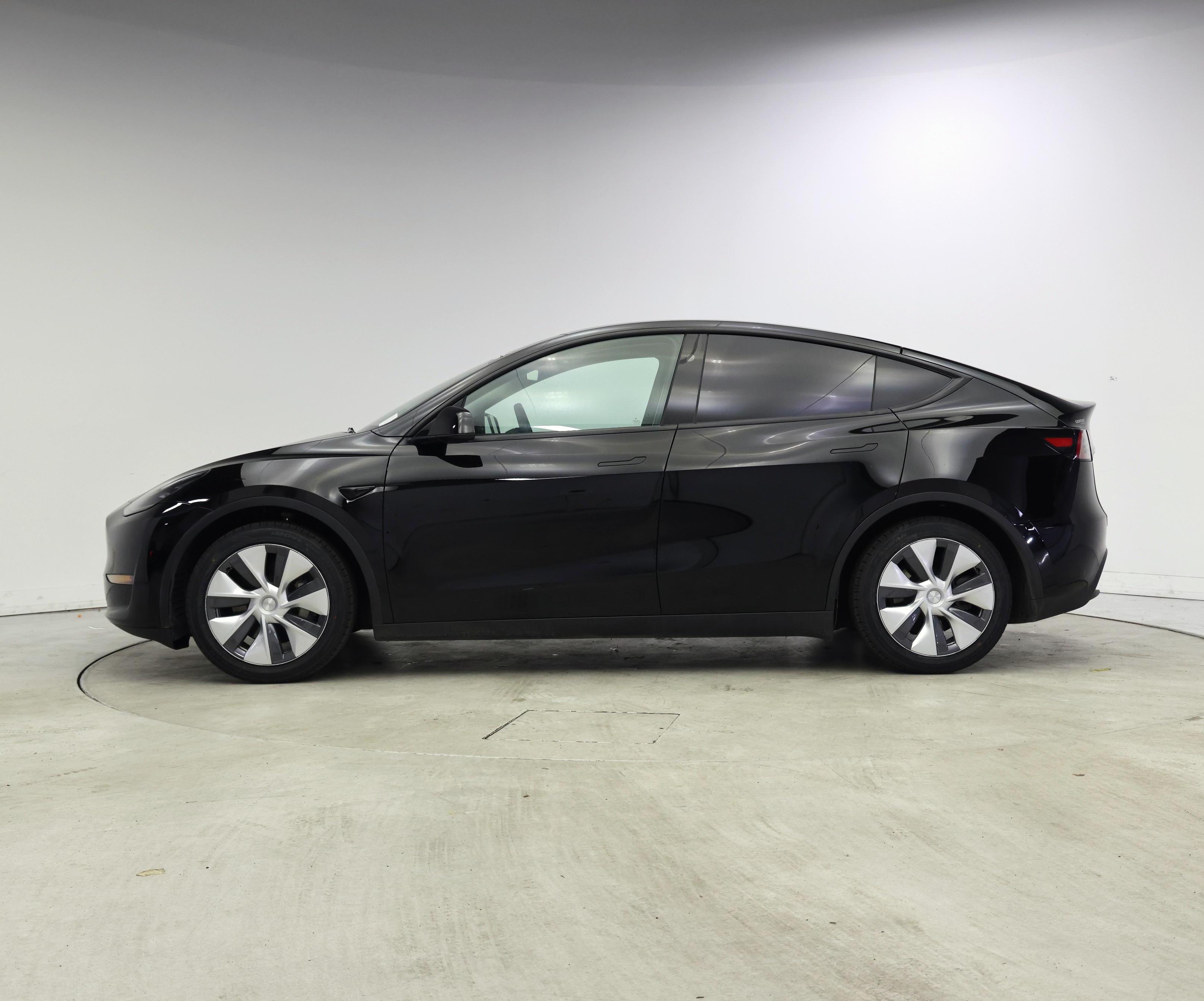 Thumbnail: 2023 Tesla Model Y - 3