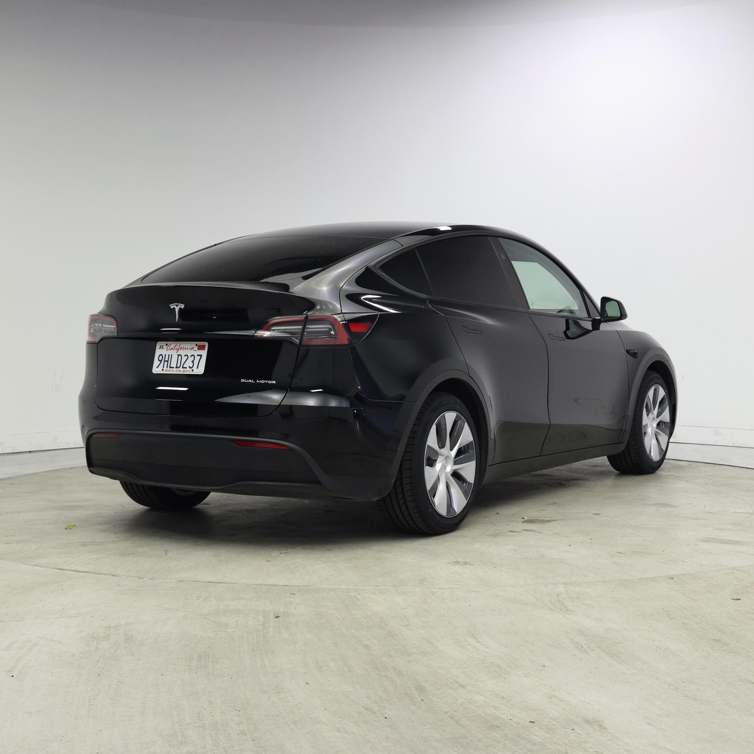 Thumbnail: 2023 Tesla Model Y - 8