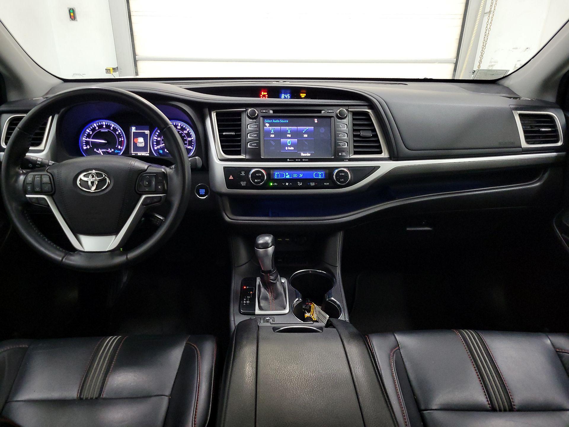 Thumbnail: 2019 Toyota Highlander - 9