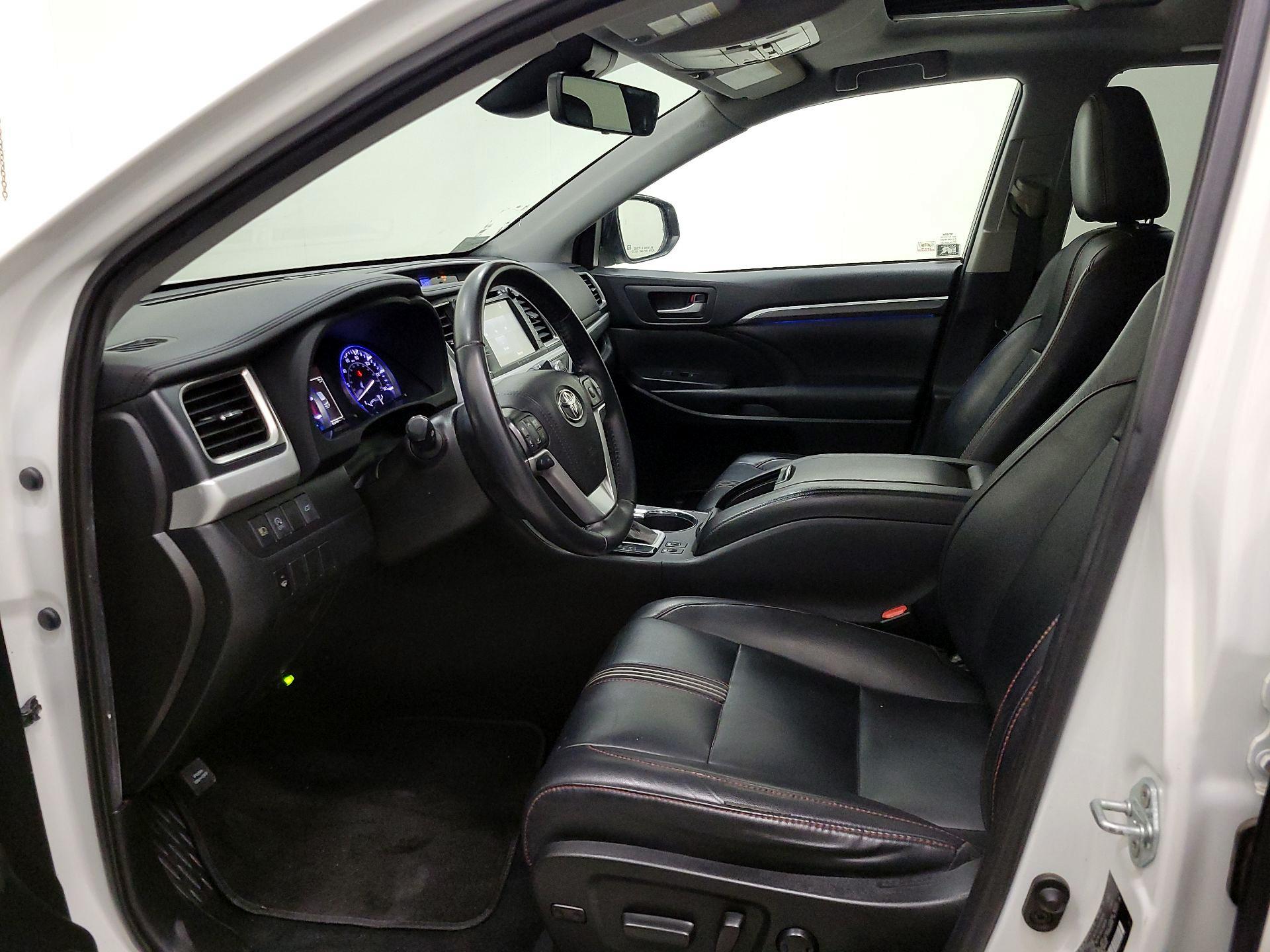 Thumbnail: 2019 Toyota Highlander - 11