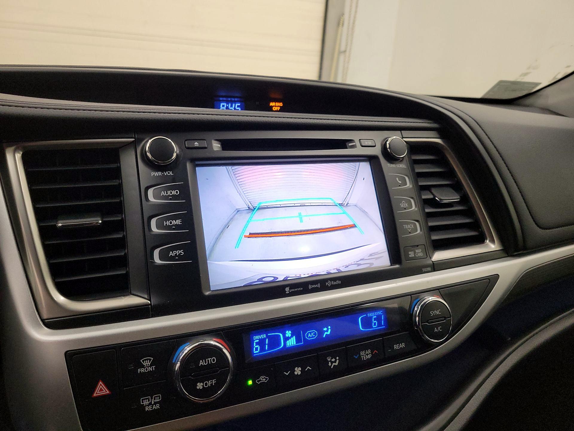 Thumbnail: 2019 Toyota Highlander - 14