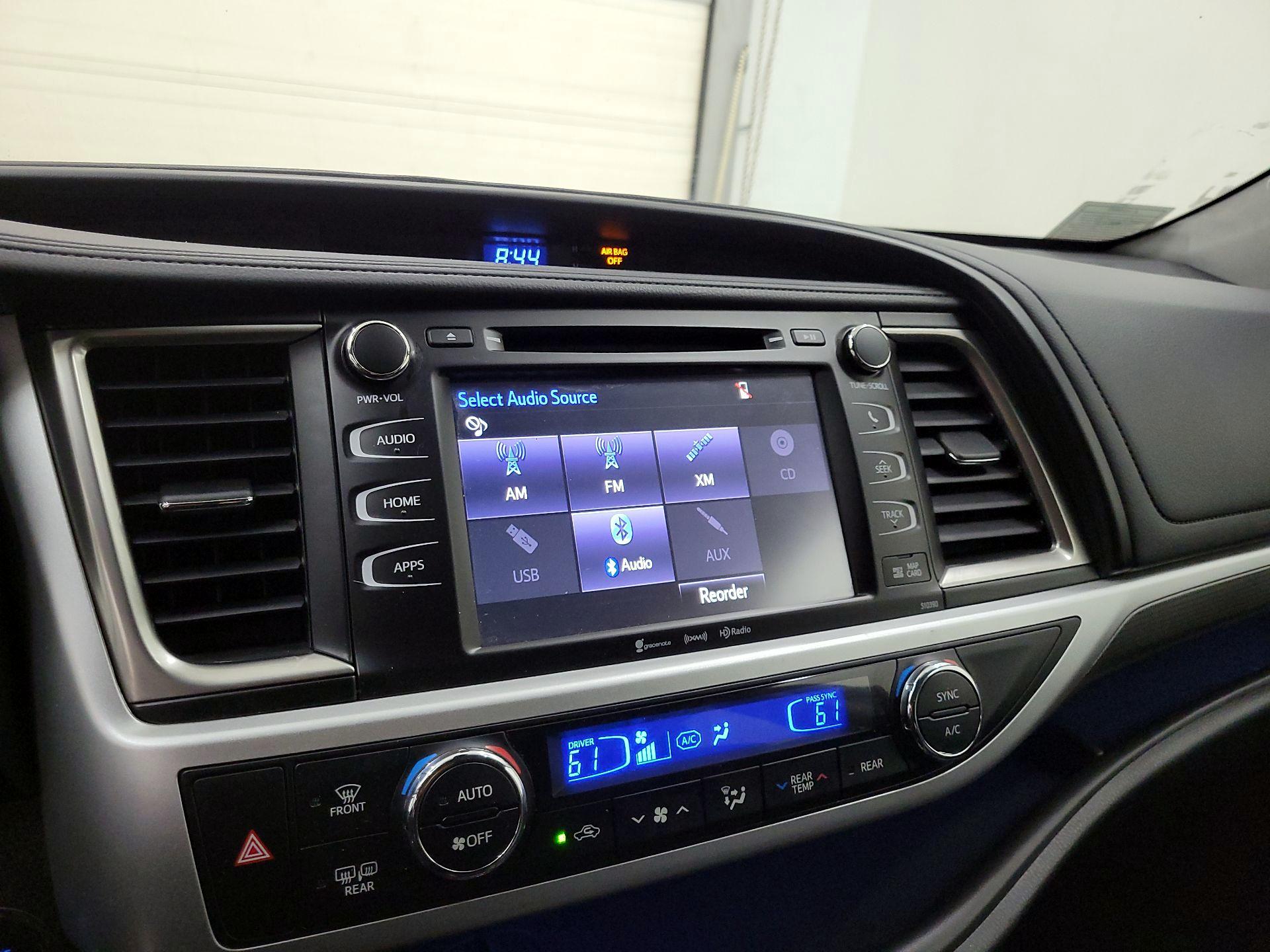 Thumbnail: 2019 Toyota Highlander - 15