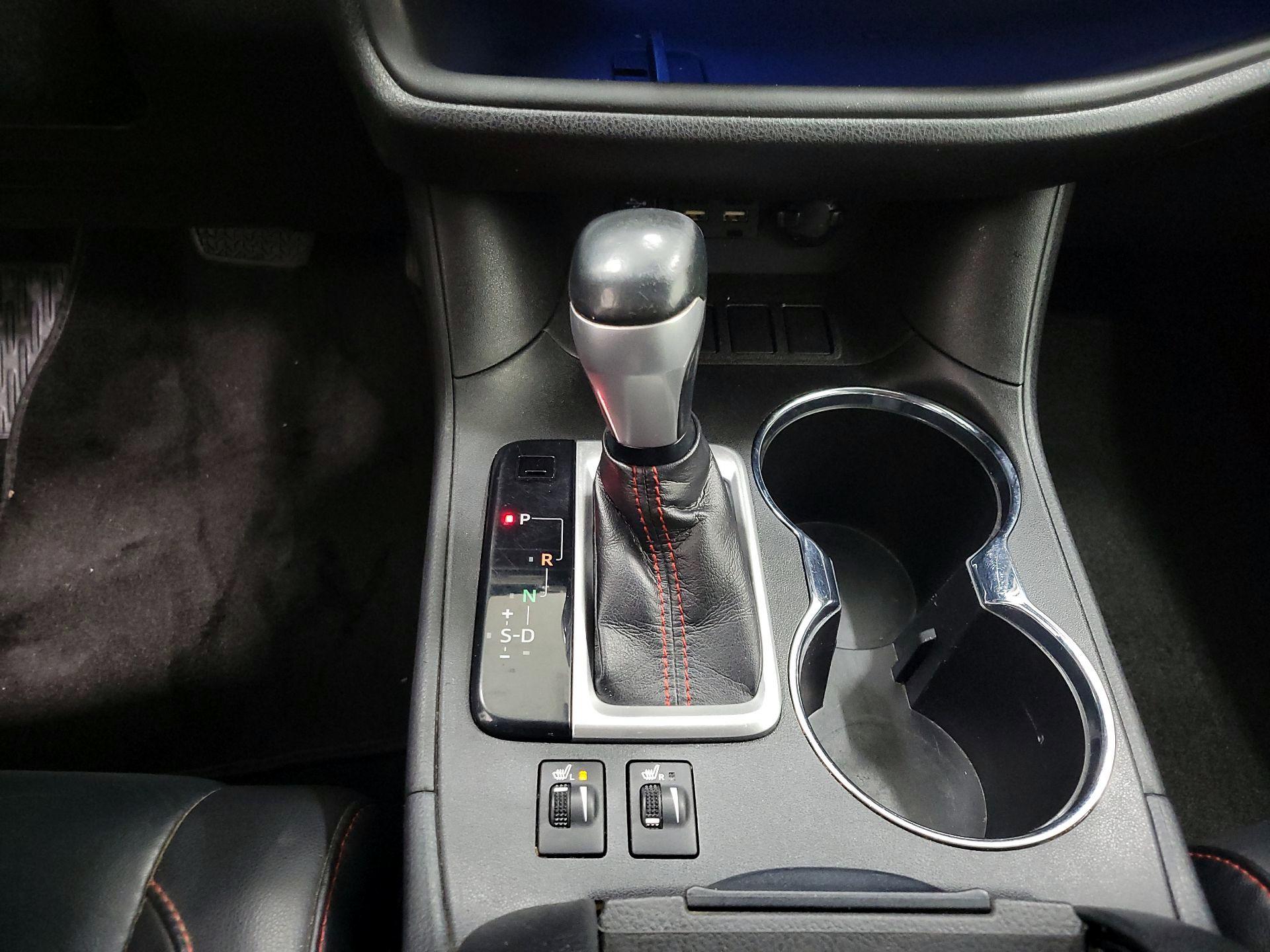 Thumbnail: 2019 Toyota Highlander - 17