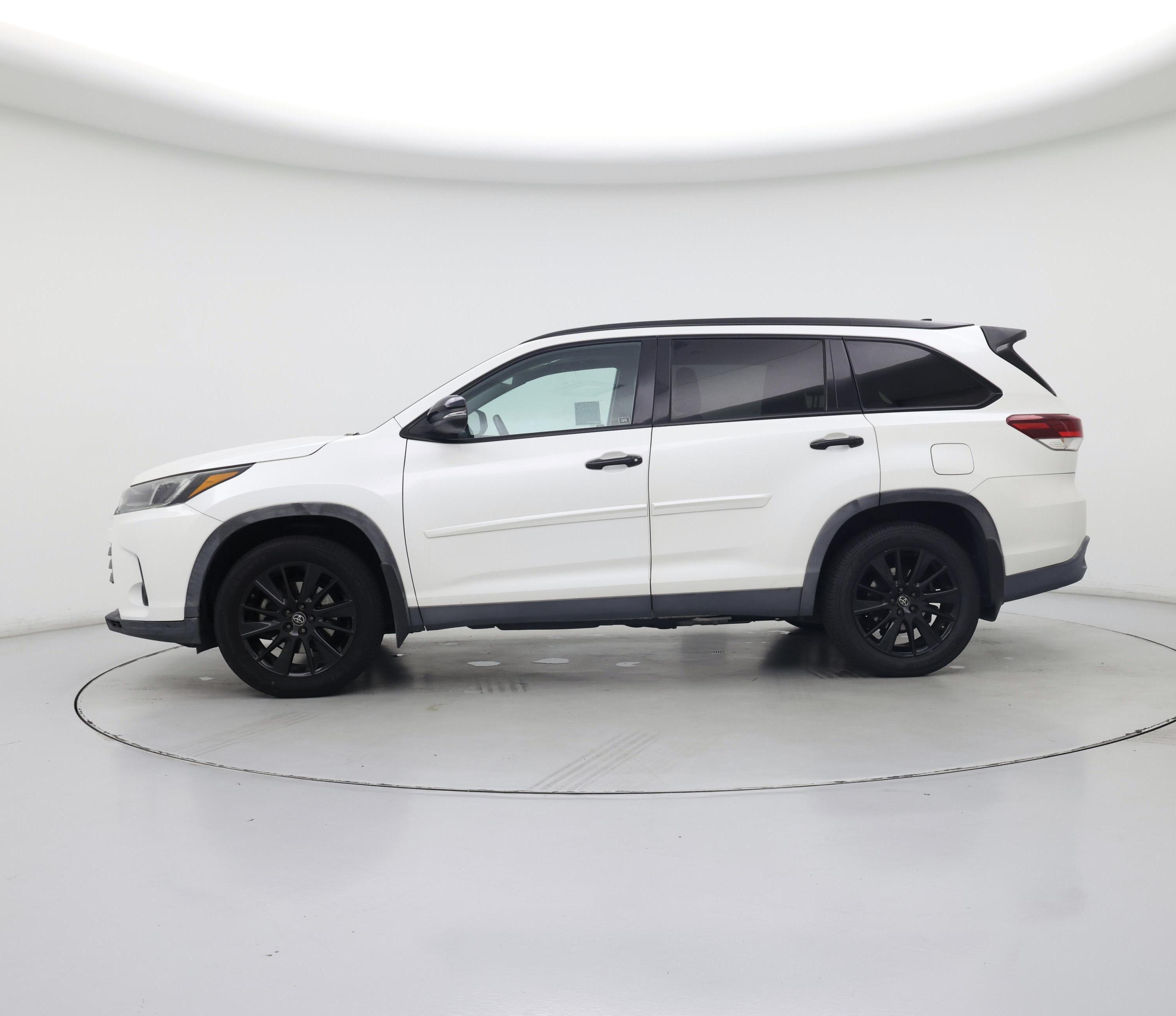 Thumbnail: 2019 Toyota Highlander - 3