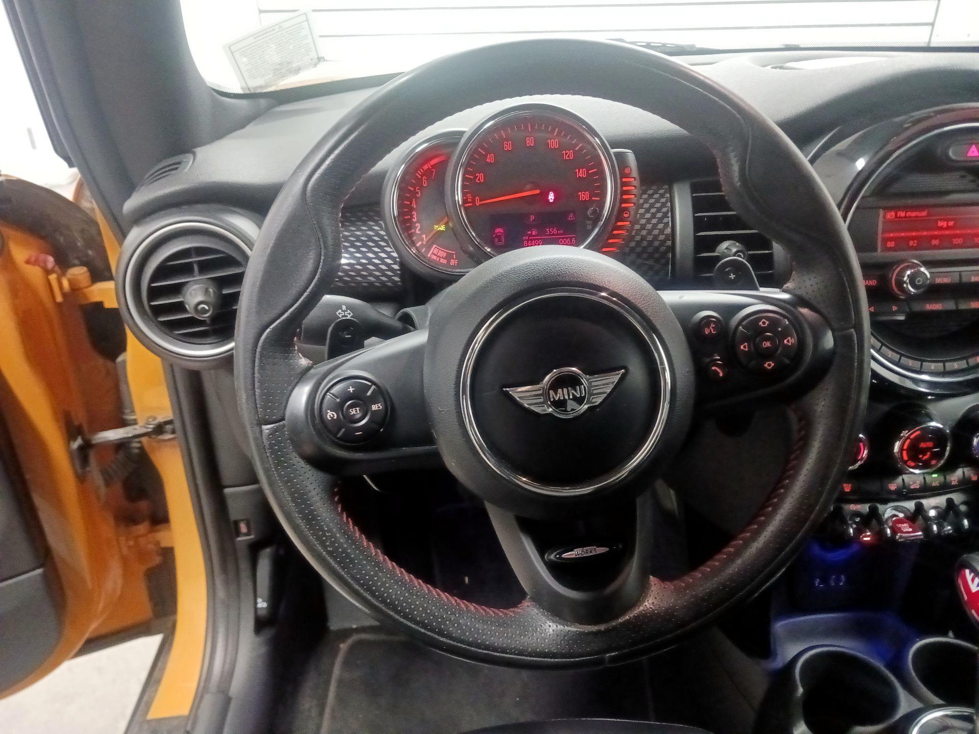 Thumbnail: 2015 MINI Cooper Hardtop - 10