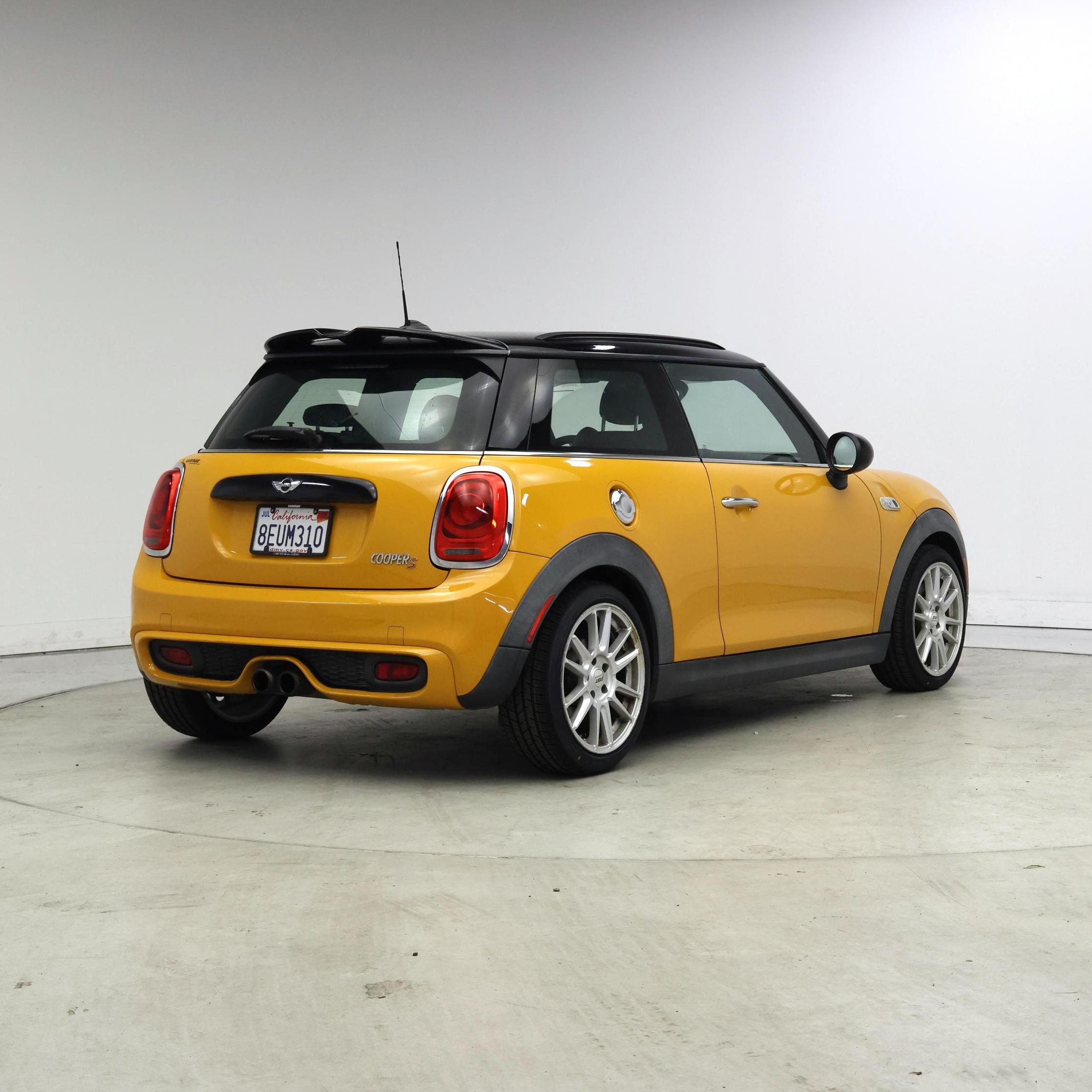 Thumbnail: 2015 MINI Cooper Hardtop - 8