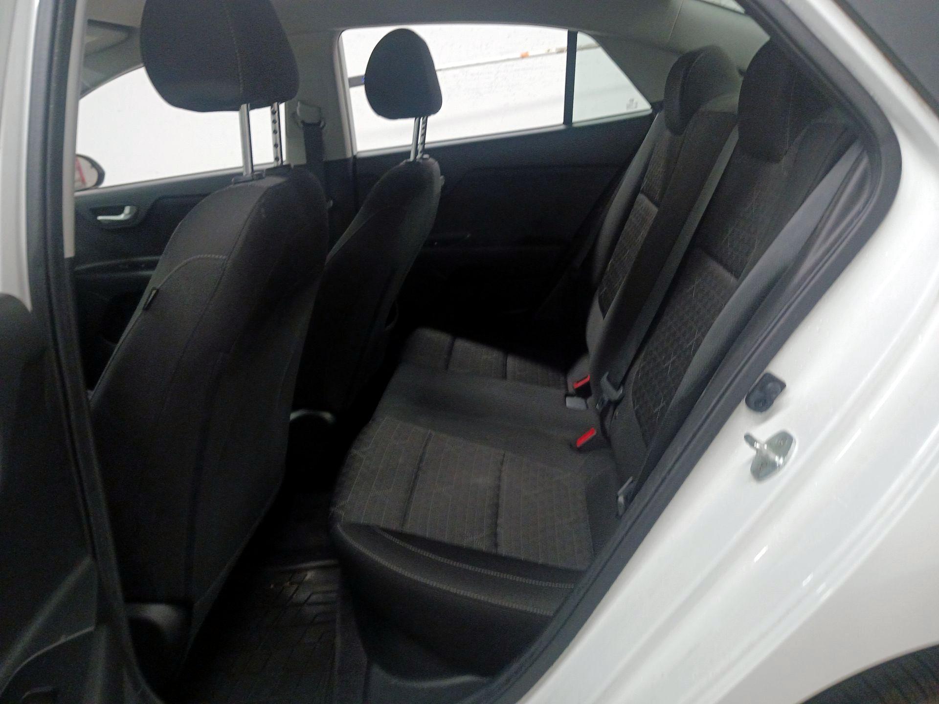 Thumbnail: 2021 Kia Rio - 17