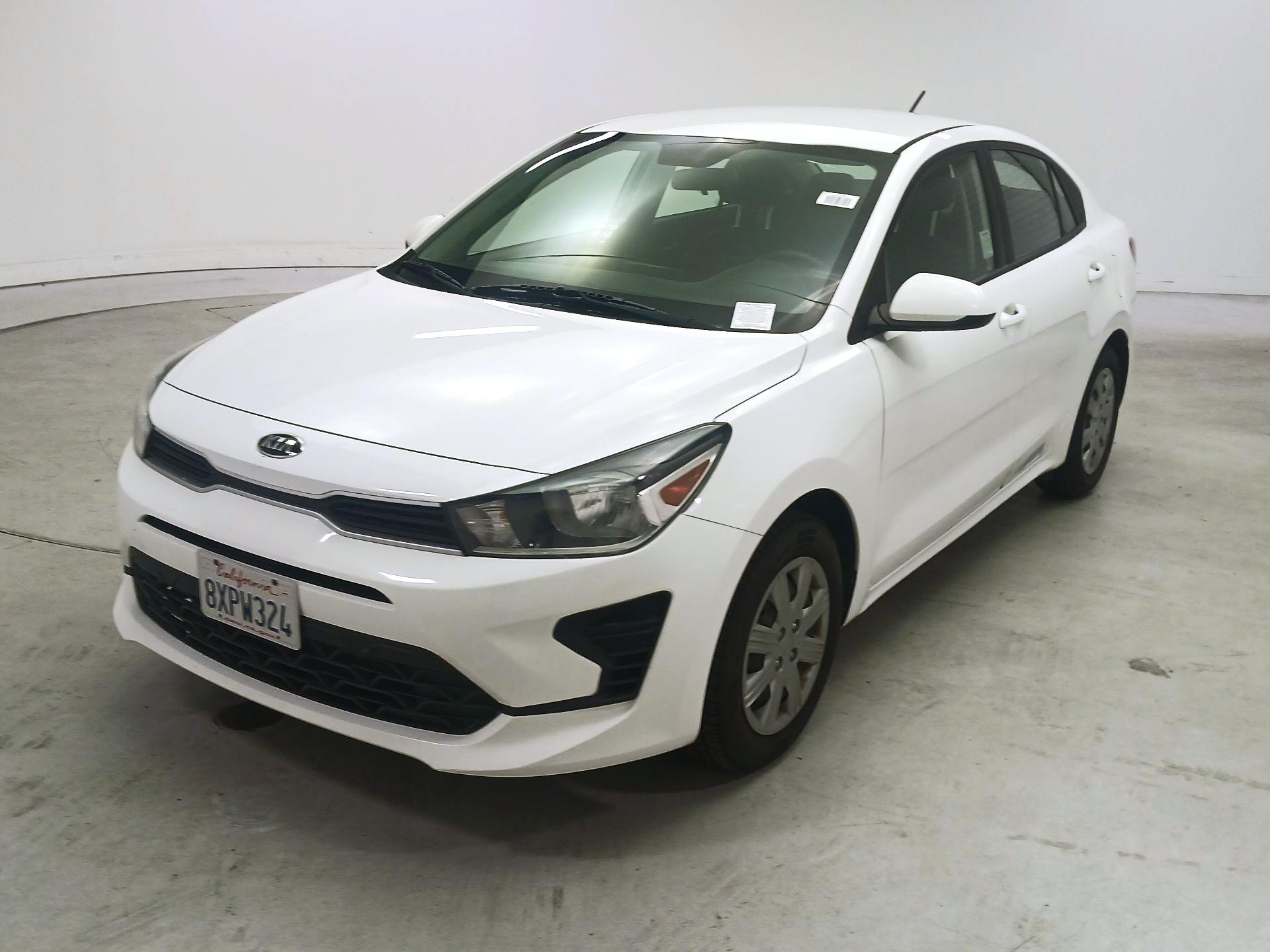 Thumbnail: 2021 Kia Rio - 3