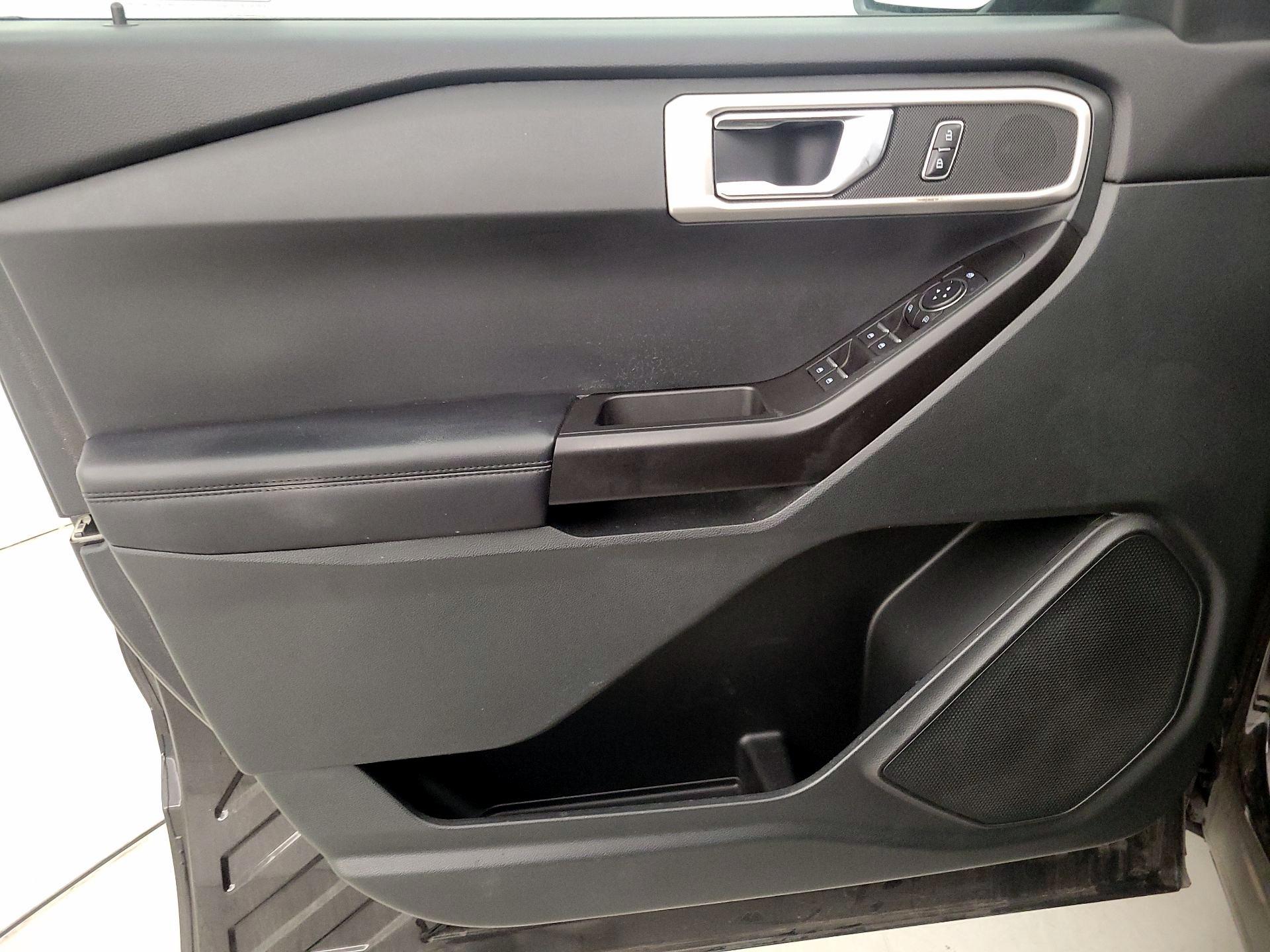 Thumbnail: 2021 Ford Explorer - 12