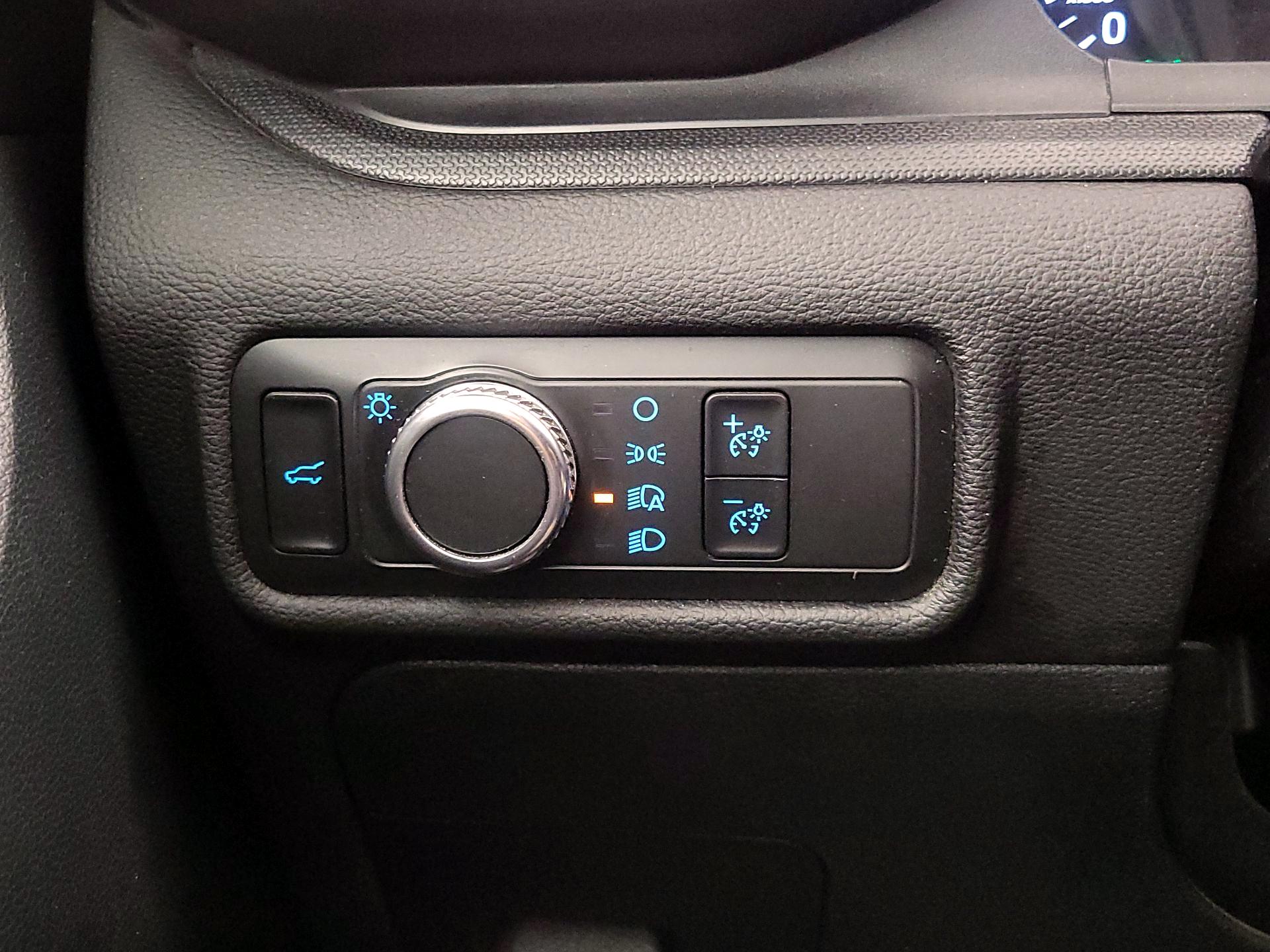 Thumbnail: 2021 Ford Explorer - 13