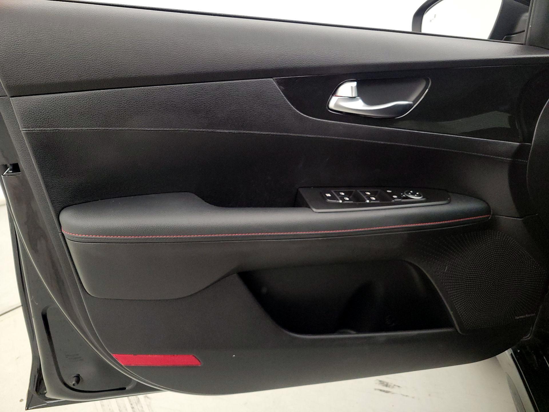 Thumbnail: 2023 Kia Forte - 12