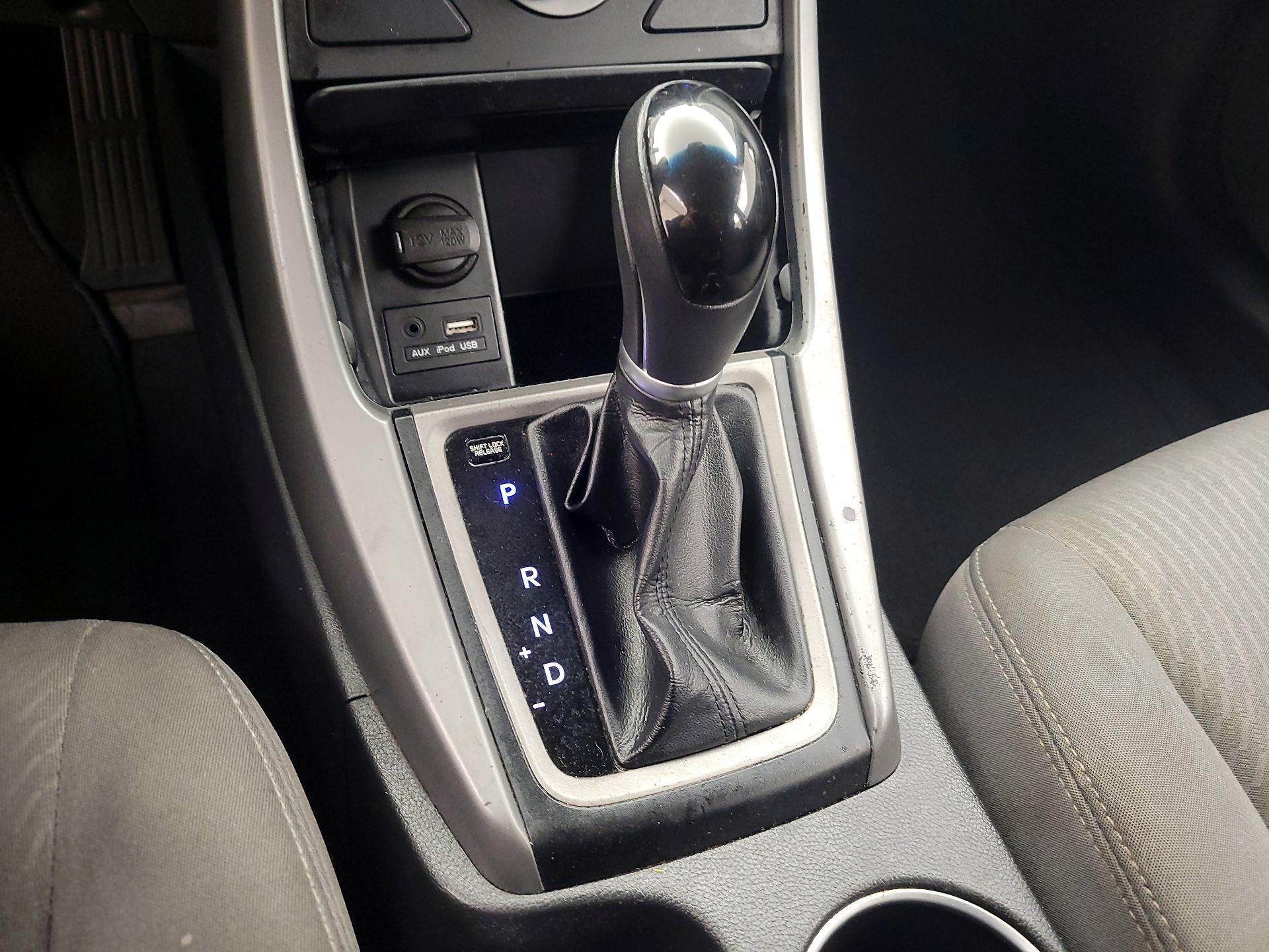 Thumbnail: 2016 Hyundai Elantra - 16