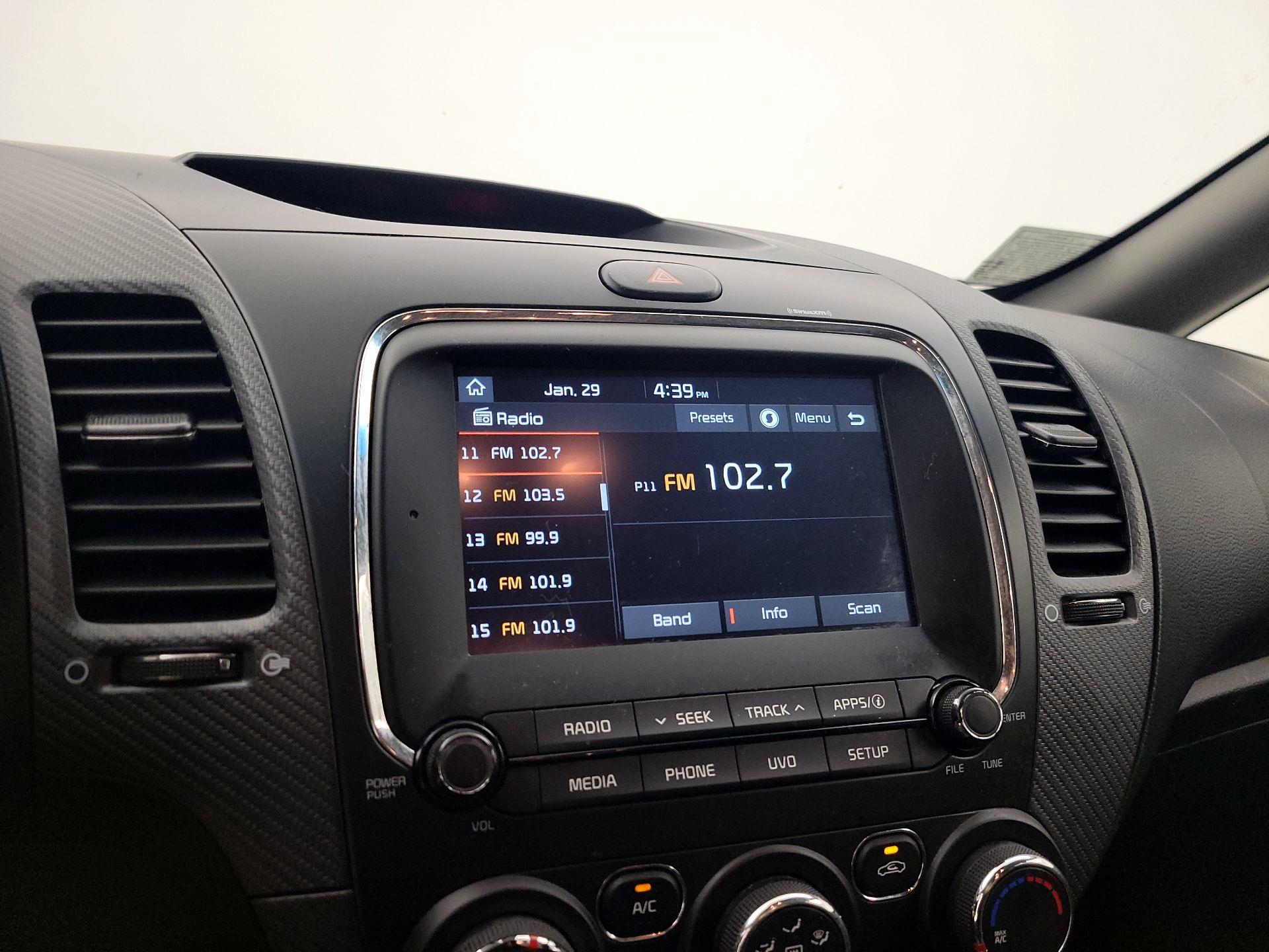 Thumbnail: 2018 Kia Forte - 15