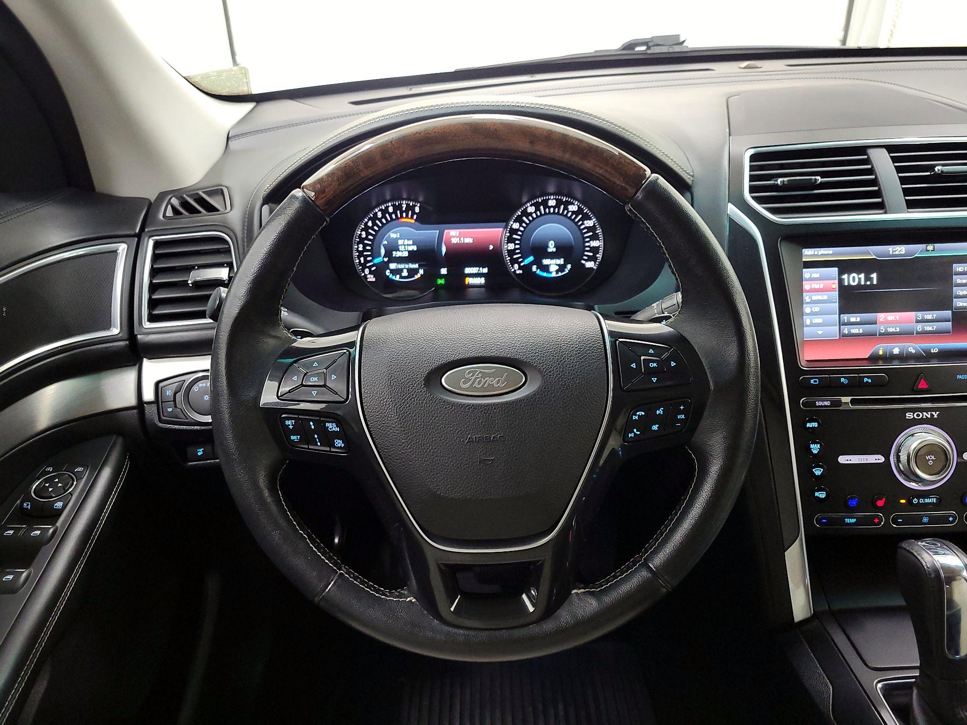 Thumbnail: 2016 Ford Explorer - 10