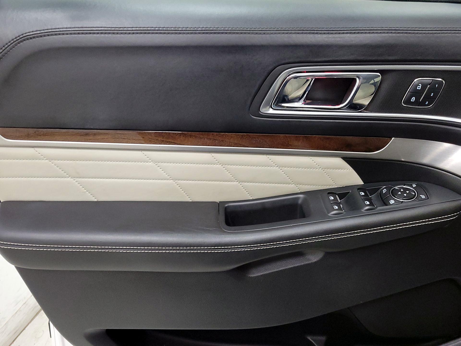 Thumbnail: 2016 Ford Explorer - 12