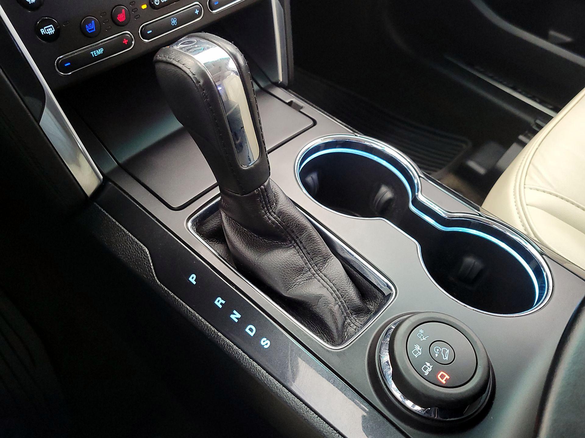 Thumbnail: 2016 Ford Explorer - 17